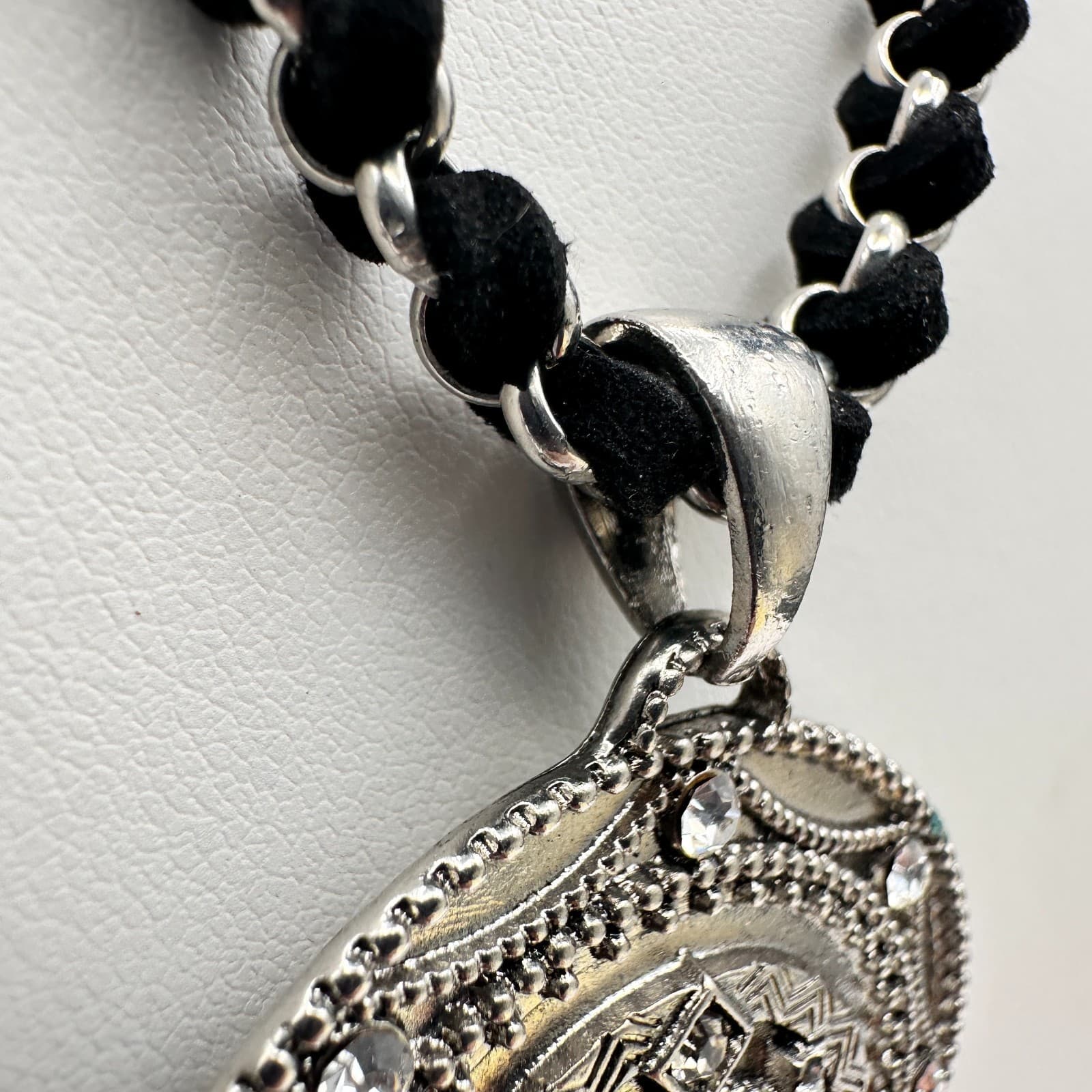 Vintage 80s Cookie Lee Silver Tone Clear Glass Round Pendant Necklace Jewelry - Thumbnail 4