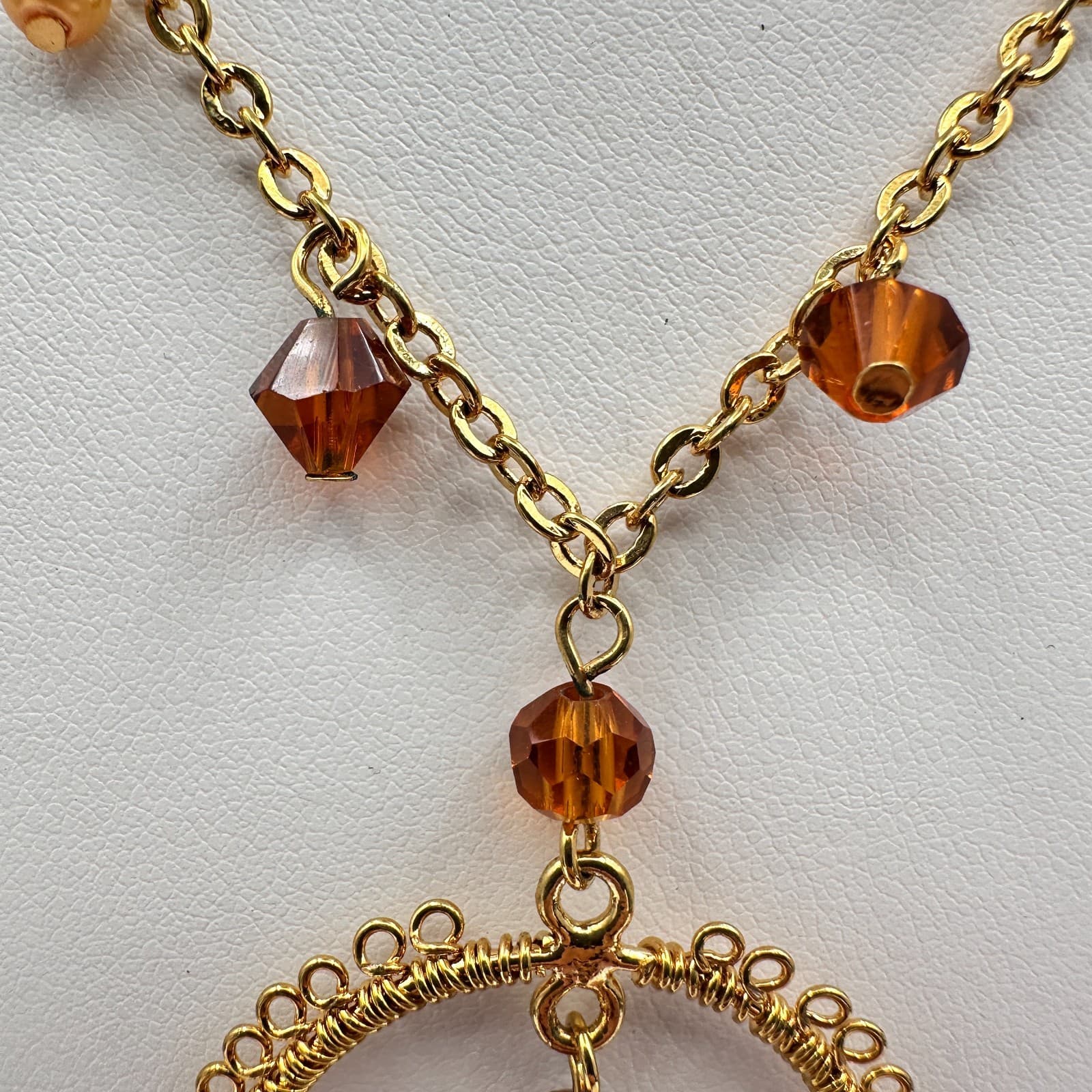 Vintage 90s Cookie Lee Amber Glass Gold Tone Round Pendant Necklace Boho Jewelry - Thumbnail 5