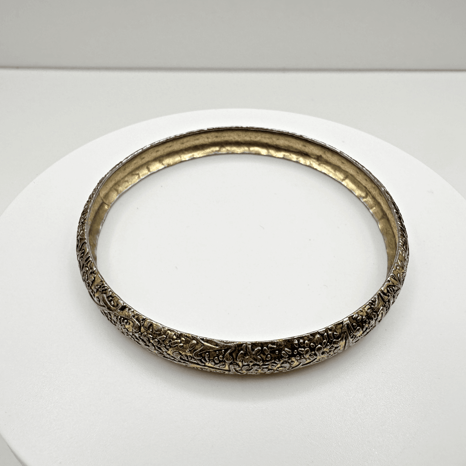 Vintage 80s Gold Tone Floral Etched Boho Bangle Women's Classic Fashion Jewelry - Thumbnail 10