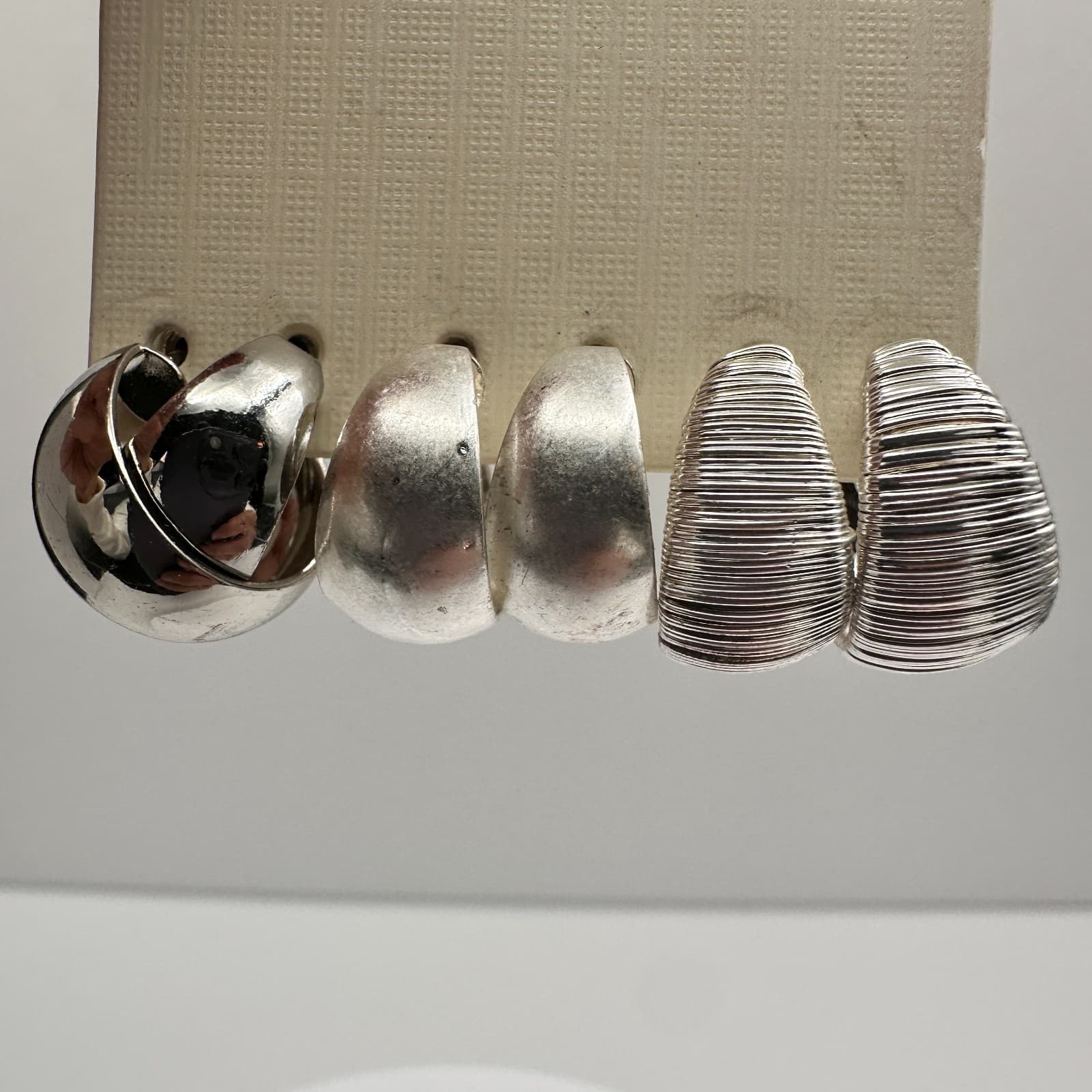 Vintage Y2K Silver Tone Hoop Earrings Set Textured Ribbed High Polish Jewelry - Thumbnail 8