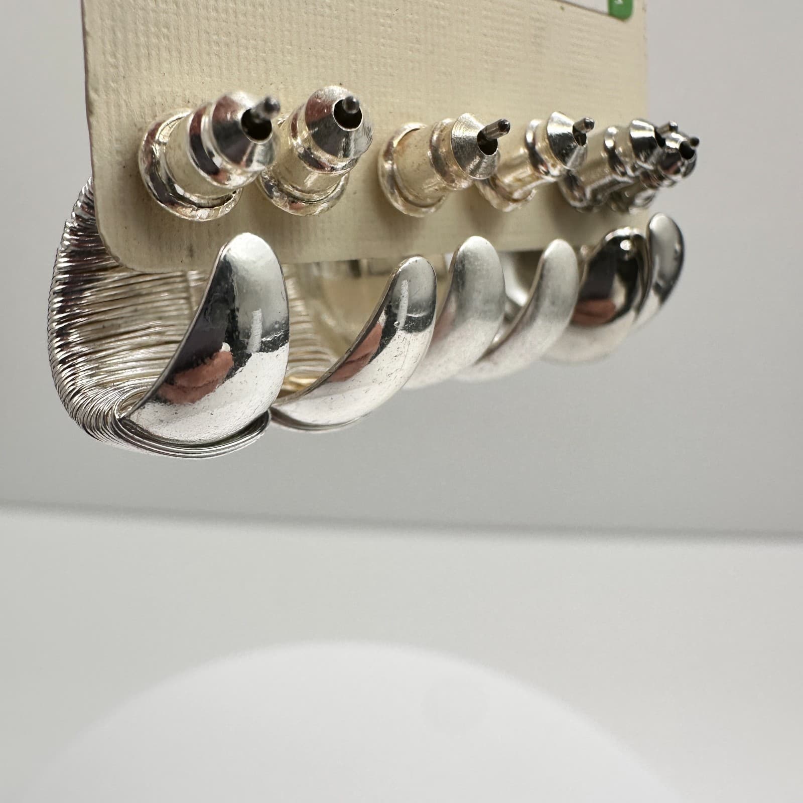 Vintage Y2K Silver Tone Hoop Earrings Set Textured Ribbed High Polish Jewelry - Thumbnail 9