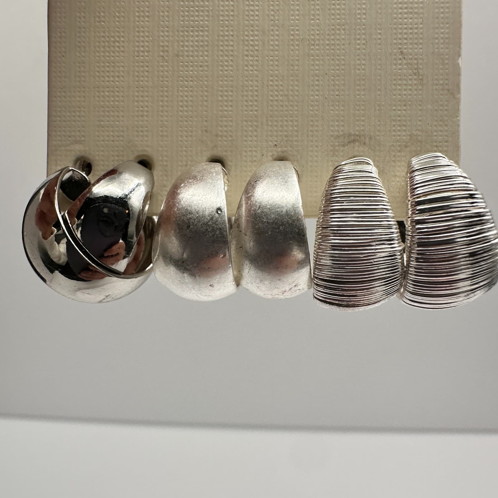 Vintage Y2K Silver Tone Hoop Earrings Set Textured Ribbed High Polish Jewelry - Thumbnail 7