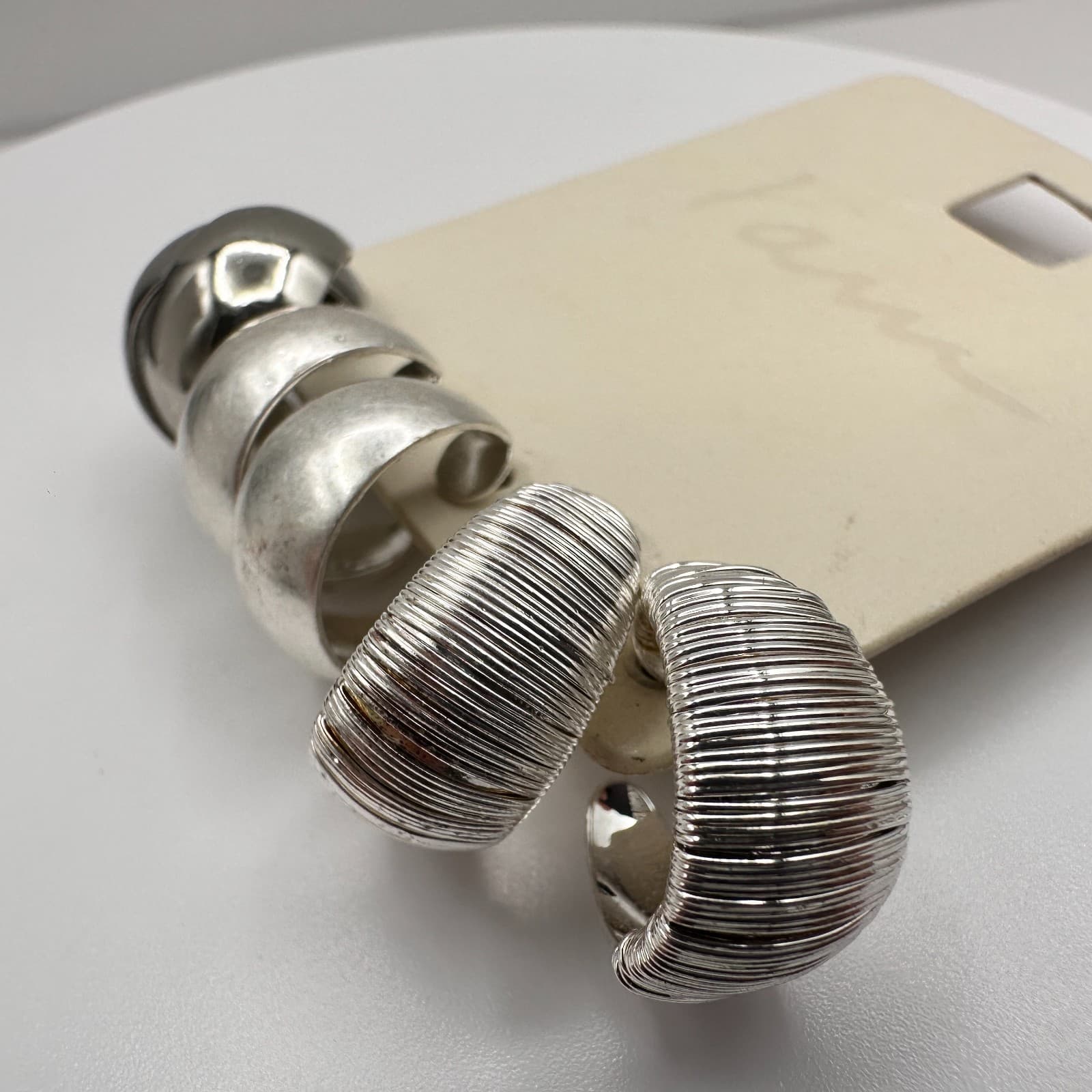 Vintage Y2K Silver Tone Hoop Earrings Set Textured Ribbed High Polish Jewelry - Thumbnail 6