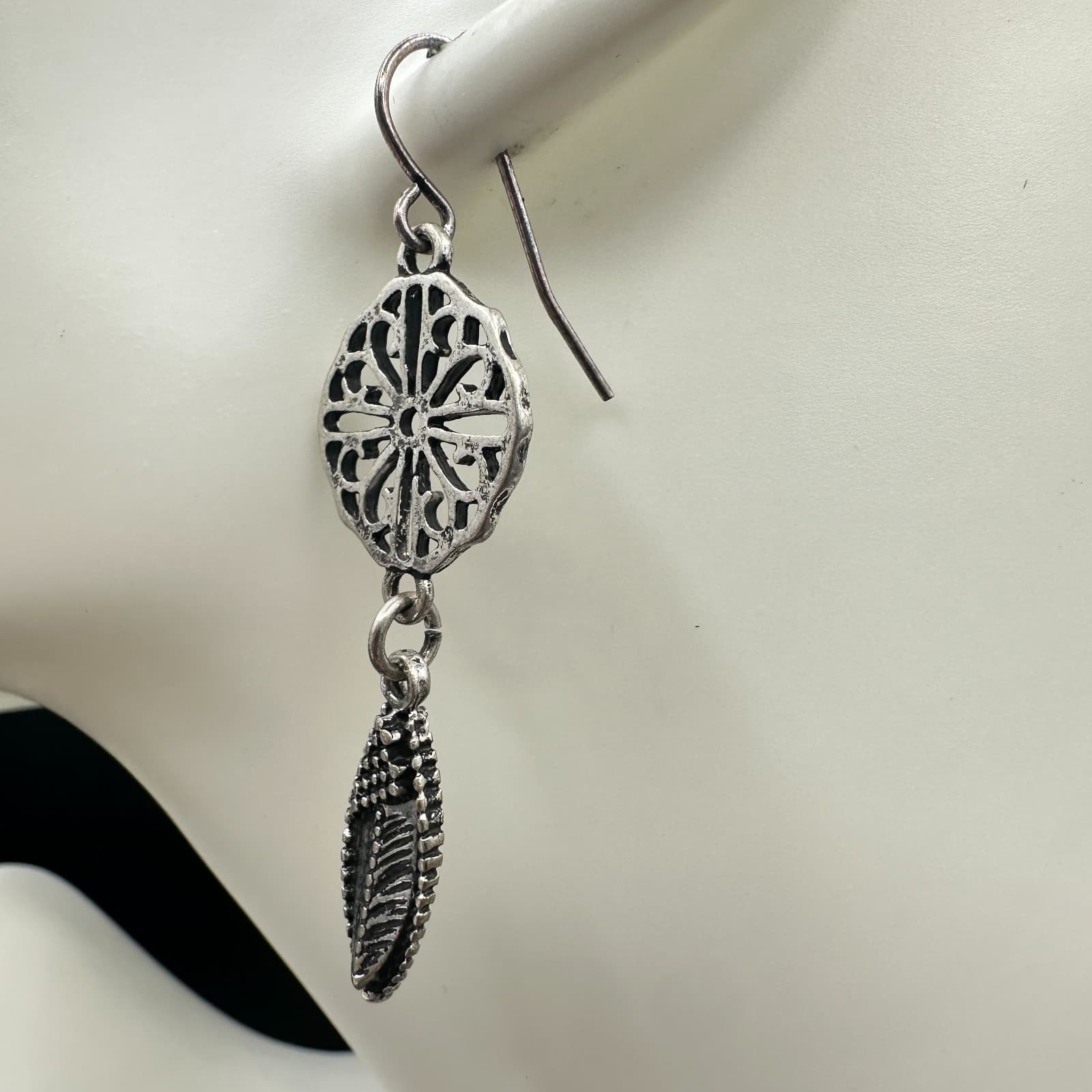 Vintage Bohemian Silver-Tone Filigree Mandala Flower & Detail Leaf Drop Earrings - Thumbnail 3