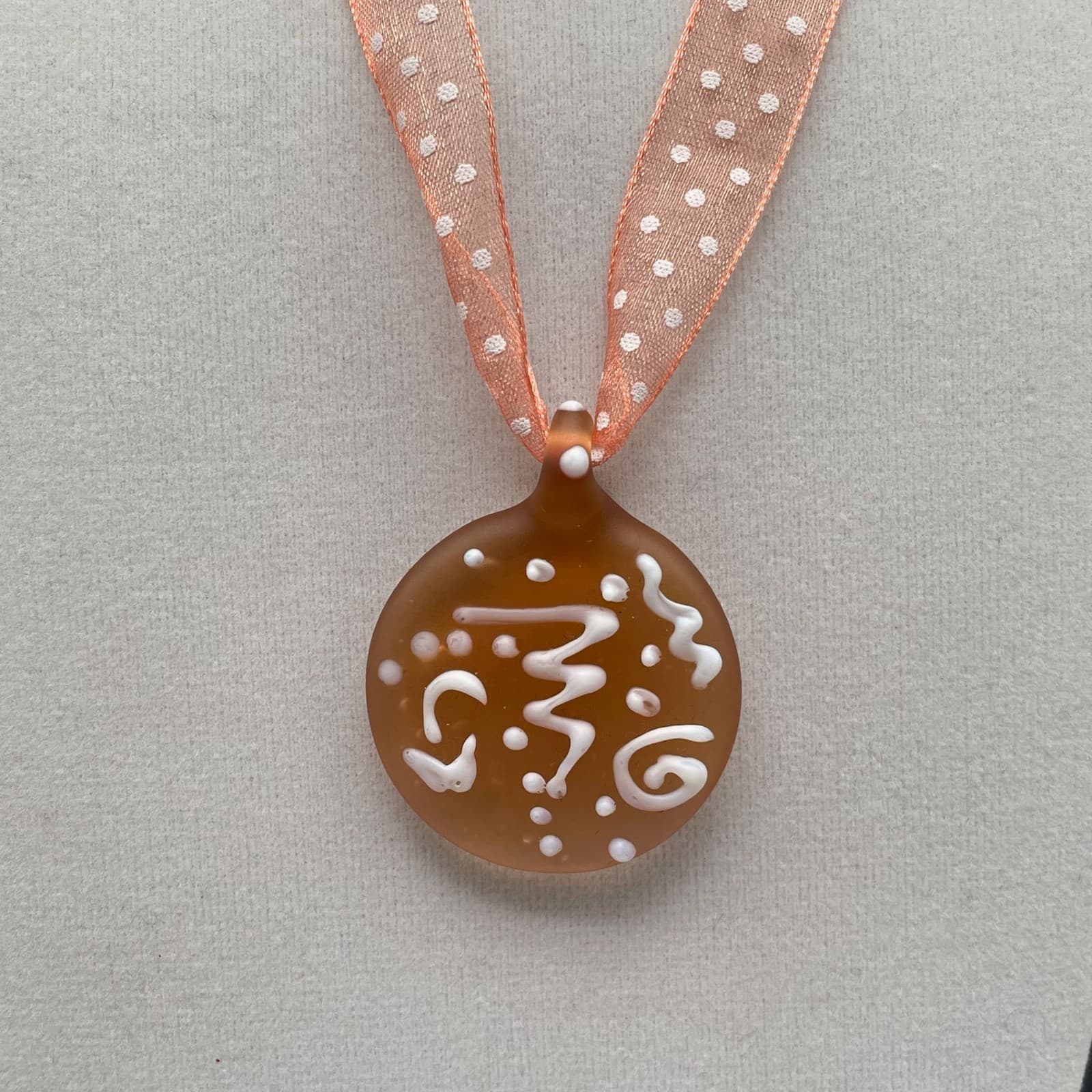 Amber & white swirled round glass pendant necklace on sheer polka dot ribbon - Thumbnail 4