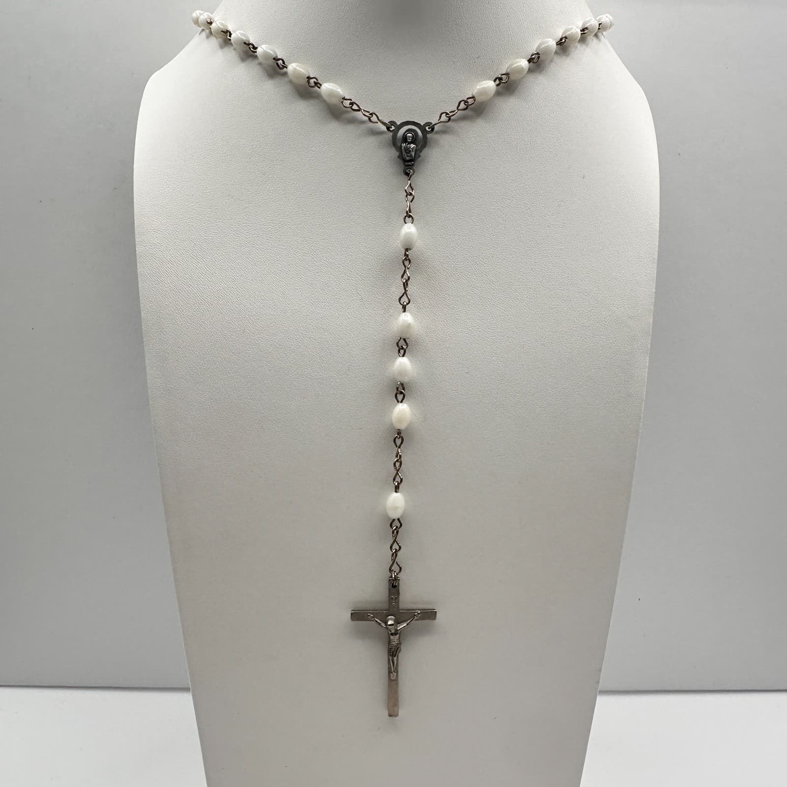 Vintage 90s Style White Faux Pearl Rosary Necklace Silver Tone Crucifix Jewelry - Thumbnail 6