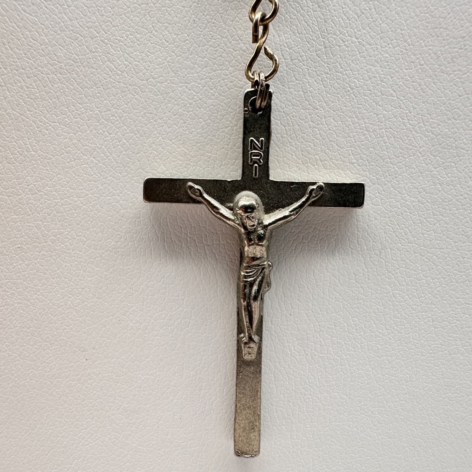 Vintage 90s Style White Faux Pearl Rosary Necklace Silver Tone Crucifix Jewelry - Thumbnail 2