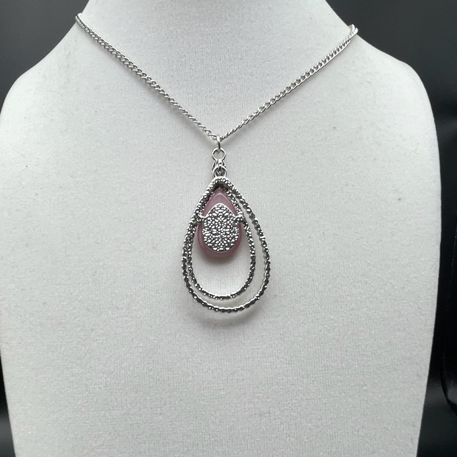 Vintage Pink Cat Eye Teardrop Pendant Necklace Silver Tone Chain Fashion Jewelry - Thumbnail 3