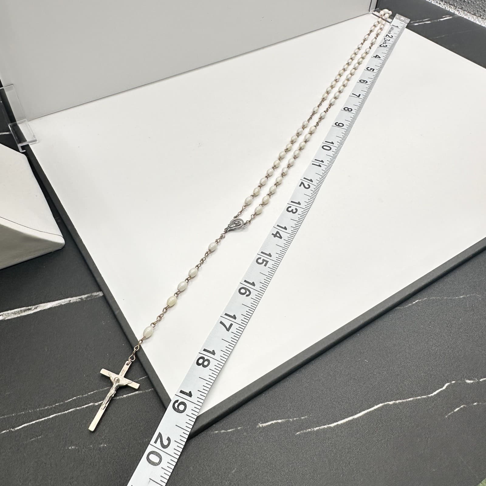 Vintage 90s Style White Faux Pearl Rosary Necklace Silver Tone Crucifix Jewelry - Thumbnail 7