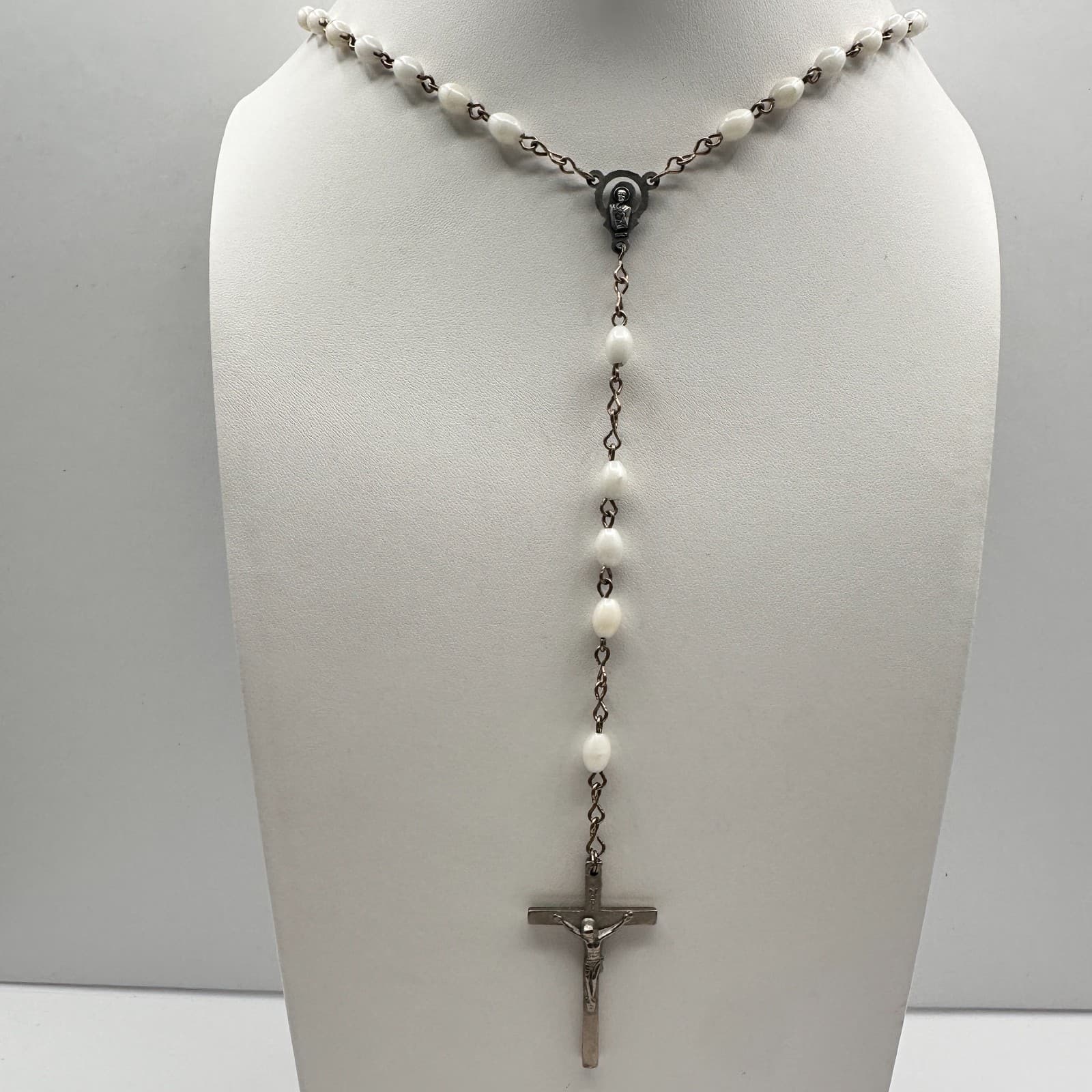 Vintage 90s Style White Faux Pearl Rosary Necklace Silver Tone Crucifix Jewelry - Image 1
