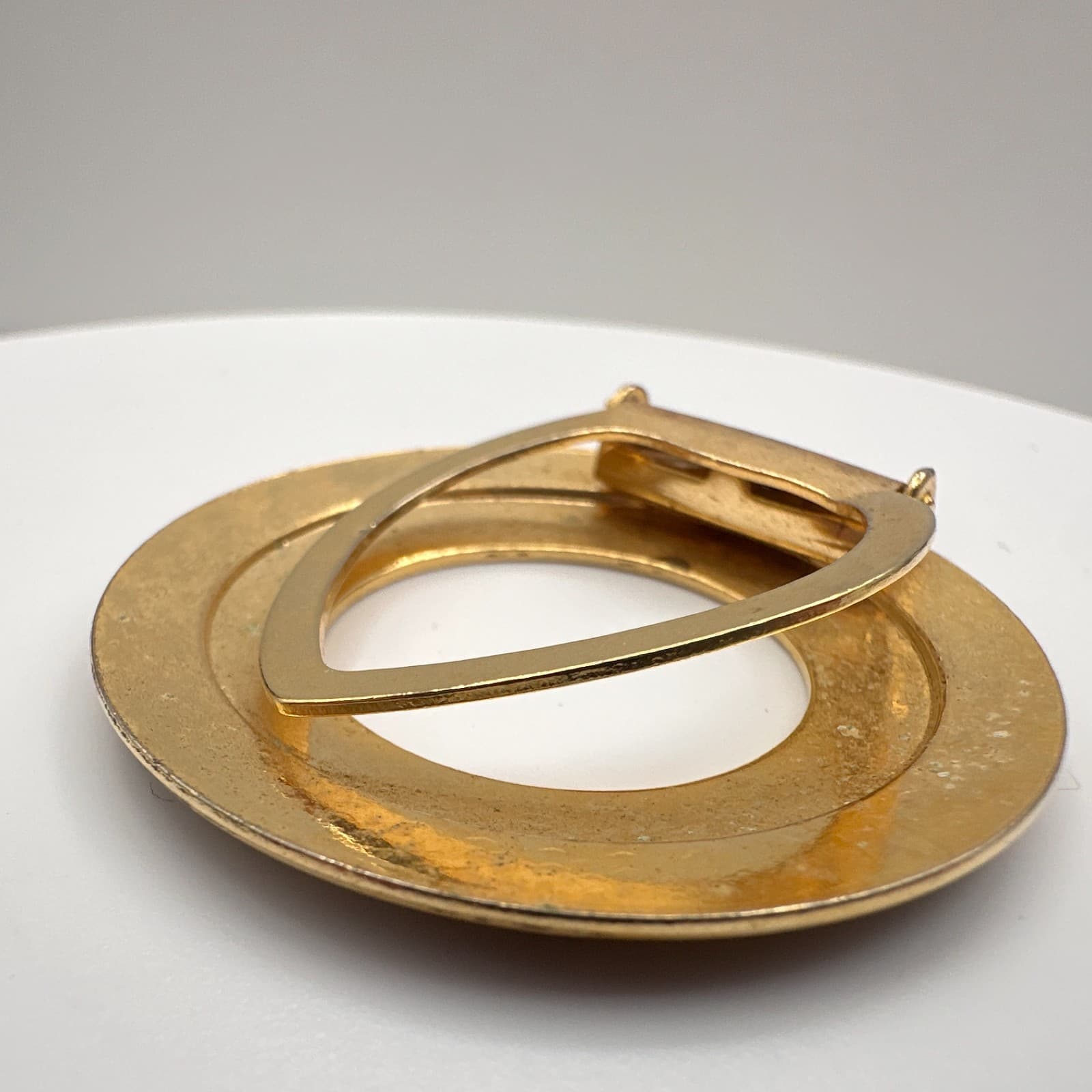 Vintage 80s 90s Lieba USA Gold Tone Textured Round Scarf Clip Accessory Fashion - Thumbnail 7