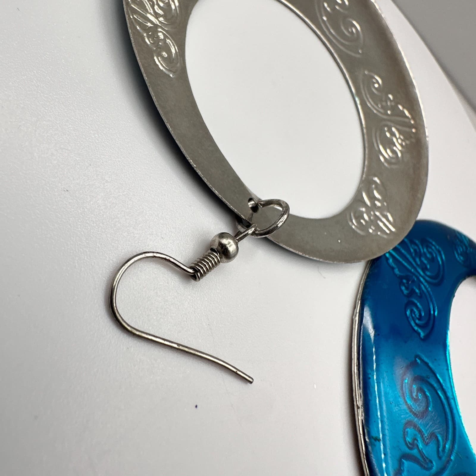 Vintage 90s Teal Blue Enamel Hoop Earrings Silver Tone Large Boho Scroll Etched - Thumbnail 8