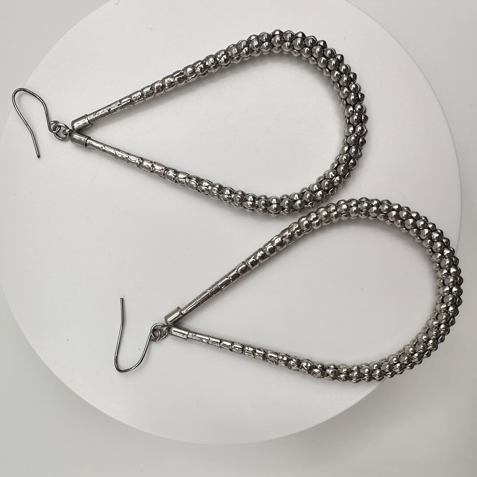 Vintage 90s Silver Tone Teardrop Hoop Earrings Boho Fashion Women's Jewelry - Thumbnail 9