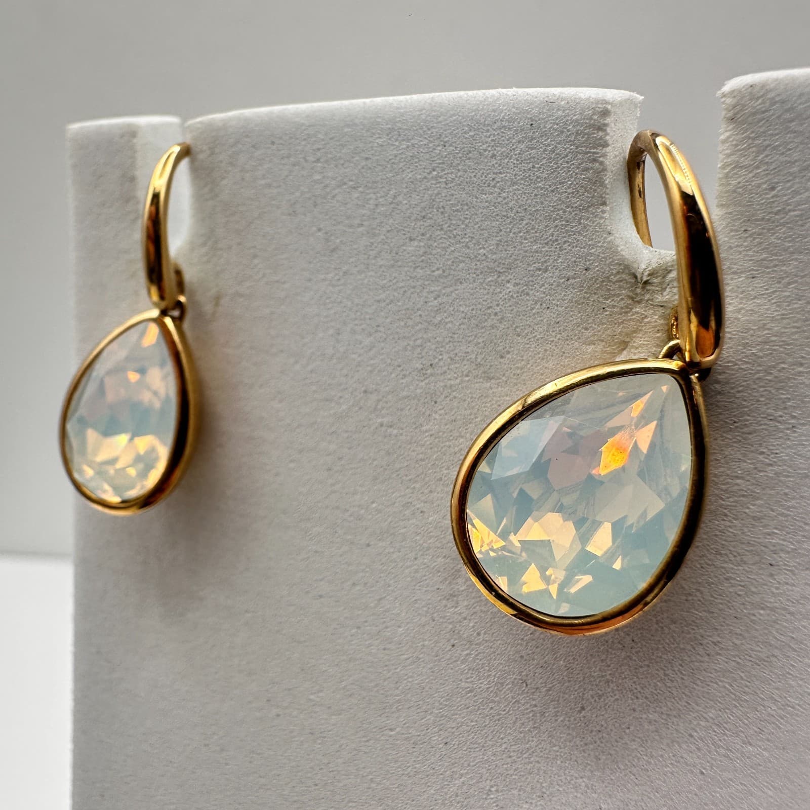 Vintage 90s Gold Tone Pear White Opal Glass Drop Earrings Dangle Minimalist - Thumbnail 5