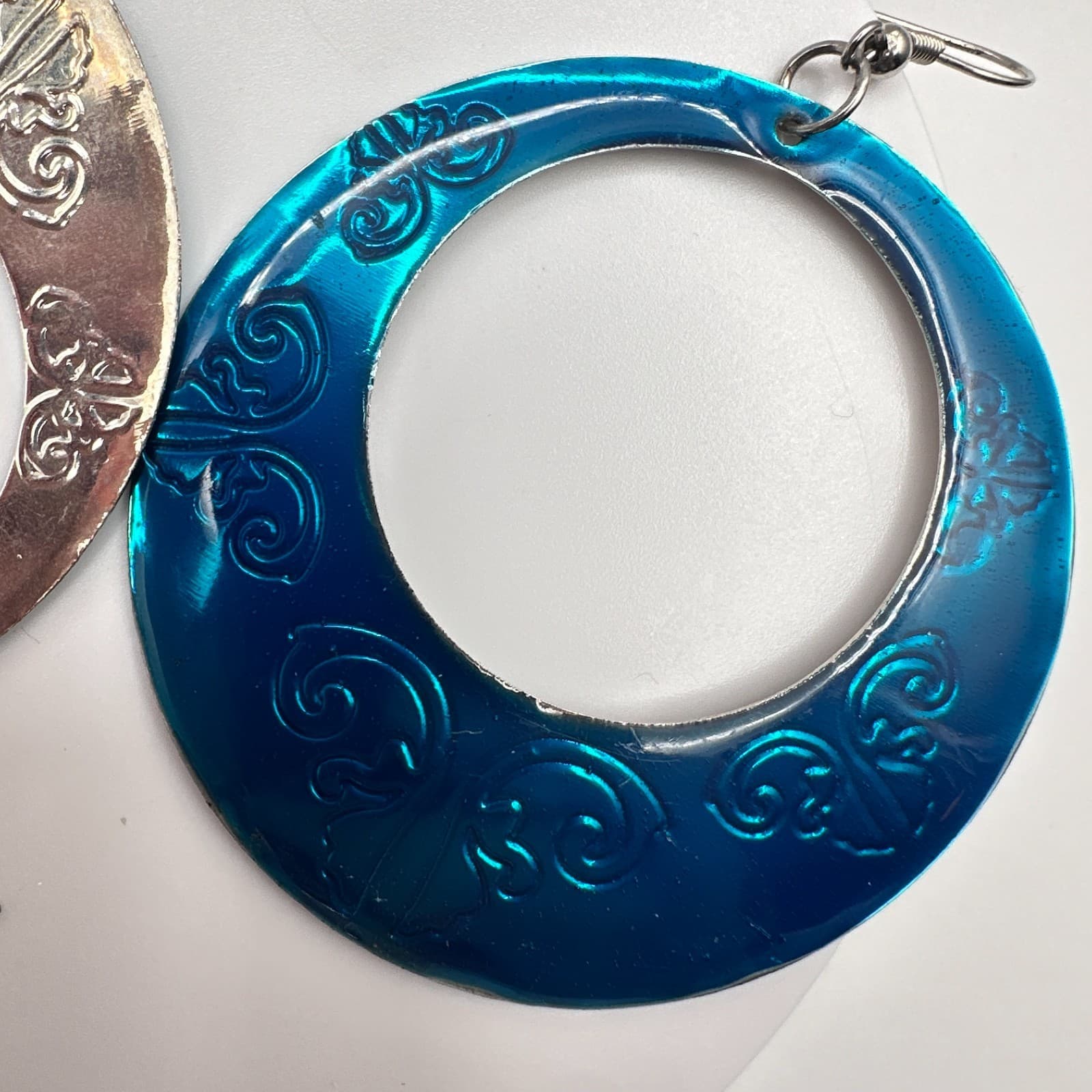 Vintage 90s Teal Blue Enamel Hoop Earrings Silver Tone Large Boho Scroll Etched - Thumbnail 10