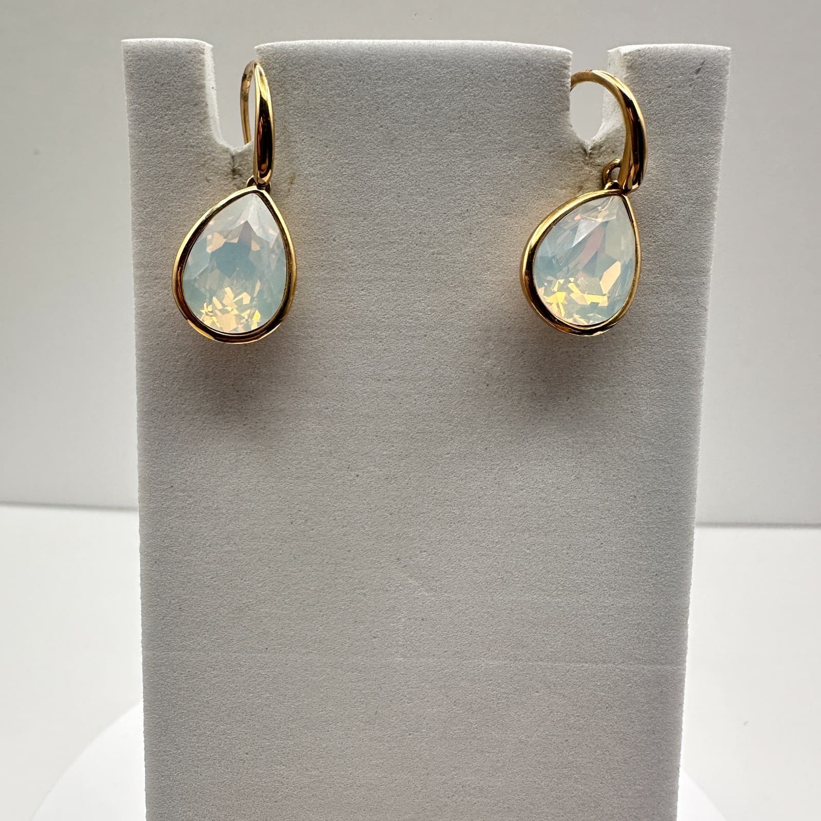 Vintage 90s Gold Tone Pear White Opal Glass Drop Earrings Dangle Minimalist - Thumbnail 2