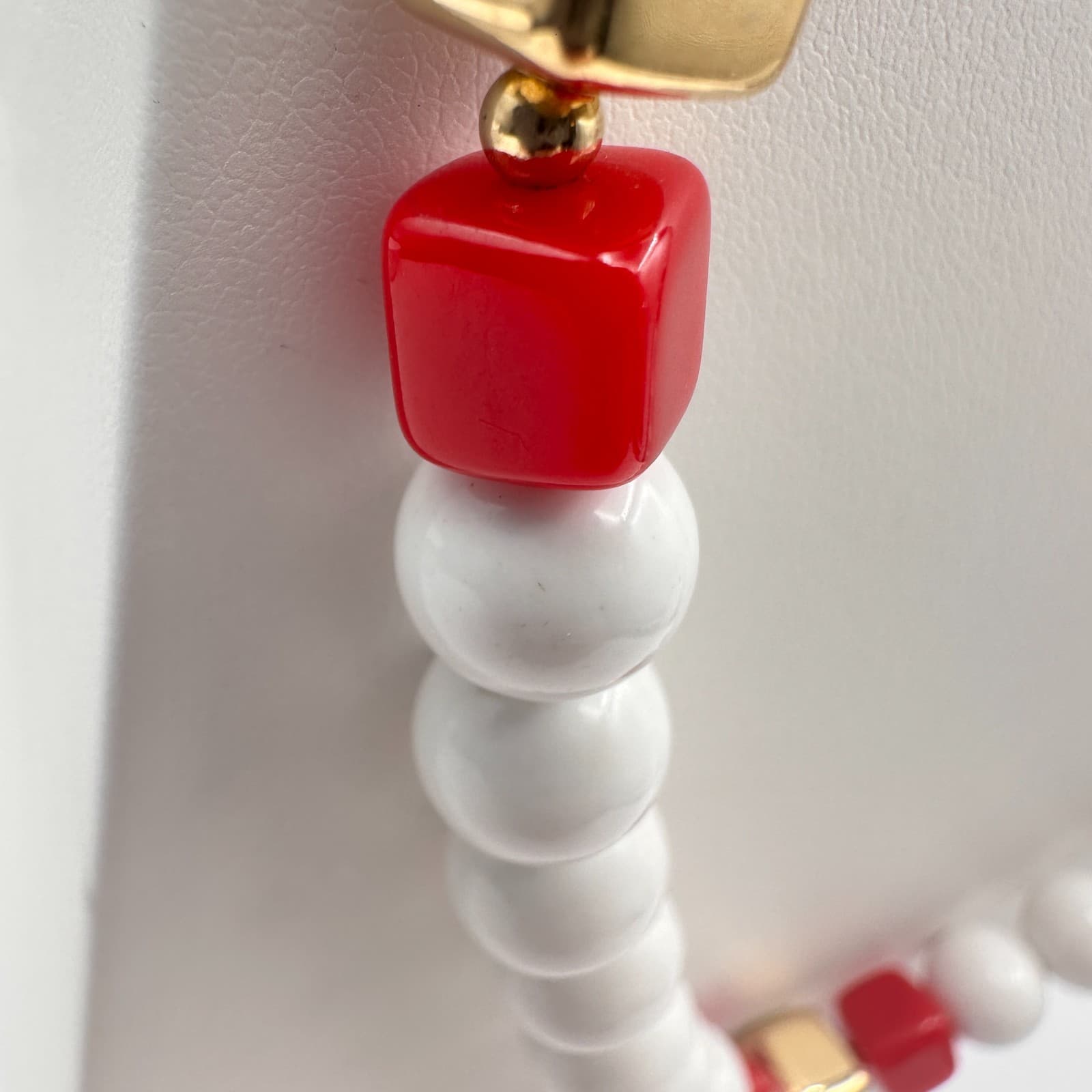Vintage 80s White Beaded Necklace Red & Gold Tone Cube Fashion Women's Jewelry - Thumbnail 12