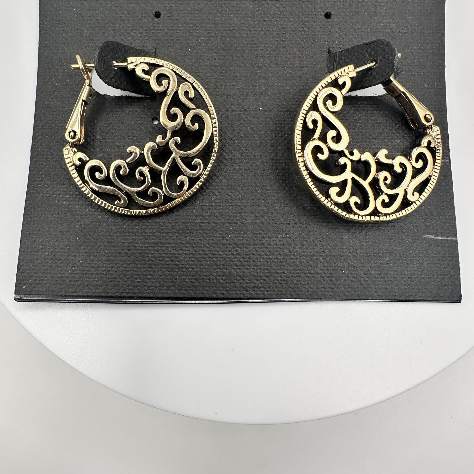 Vintage 80s Cookie Lee Gold Tone Filigree Open Hoop Dangle Earrings Jewelry - Thumbnail 2