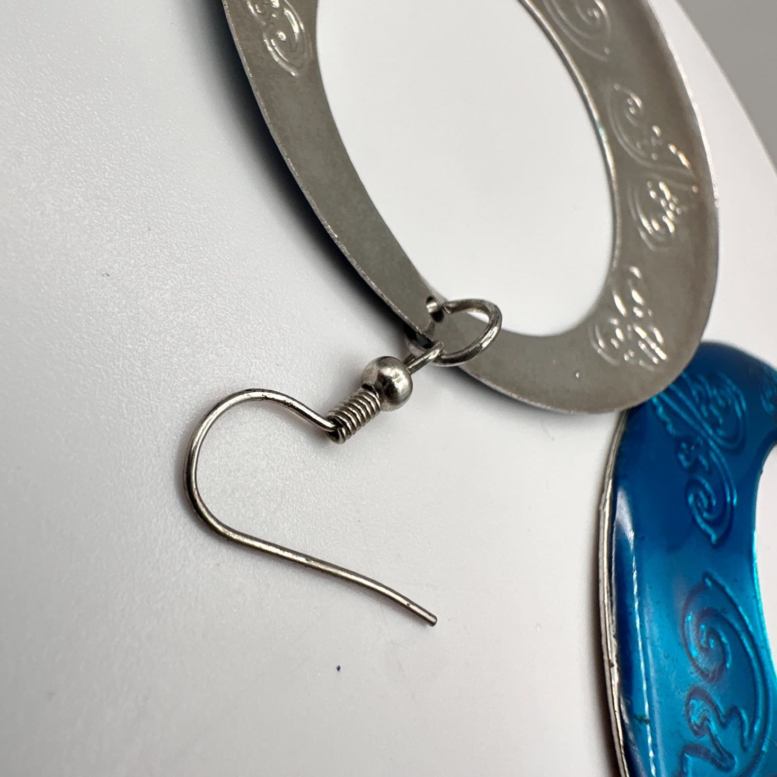 Vintage 90s Teal Blue Enamel Hoop Earrings Silver Tone Large Boho Scroll Etched - Thumbnail 9