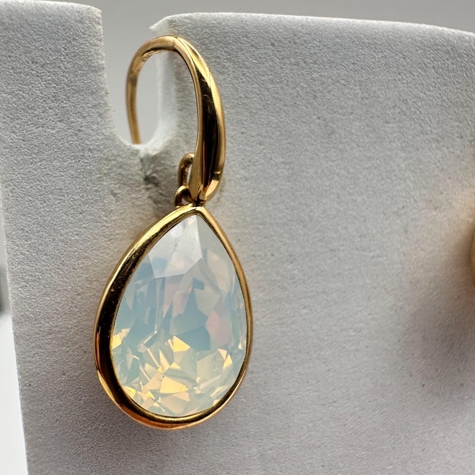 Vintage 90s Gold Tone Pear White Opal Glass Drop Earrings Dangle Minimalist - Thumbnail 4