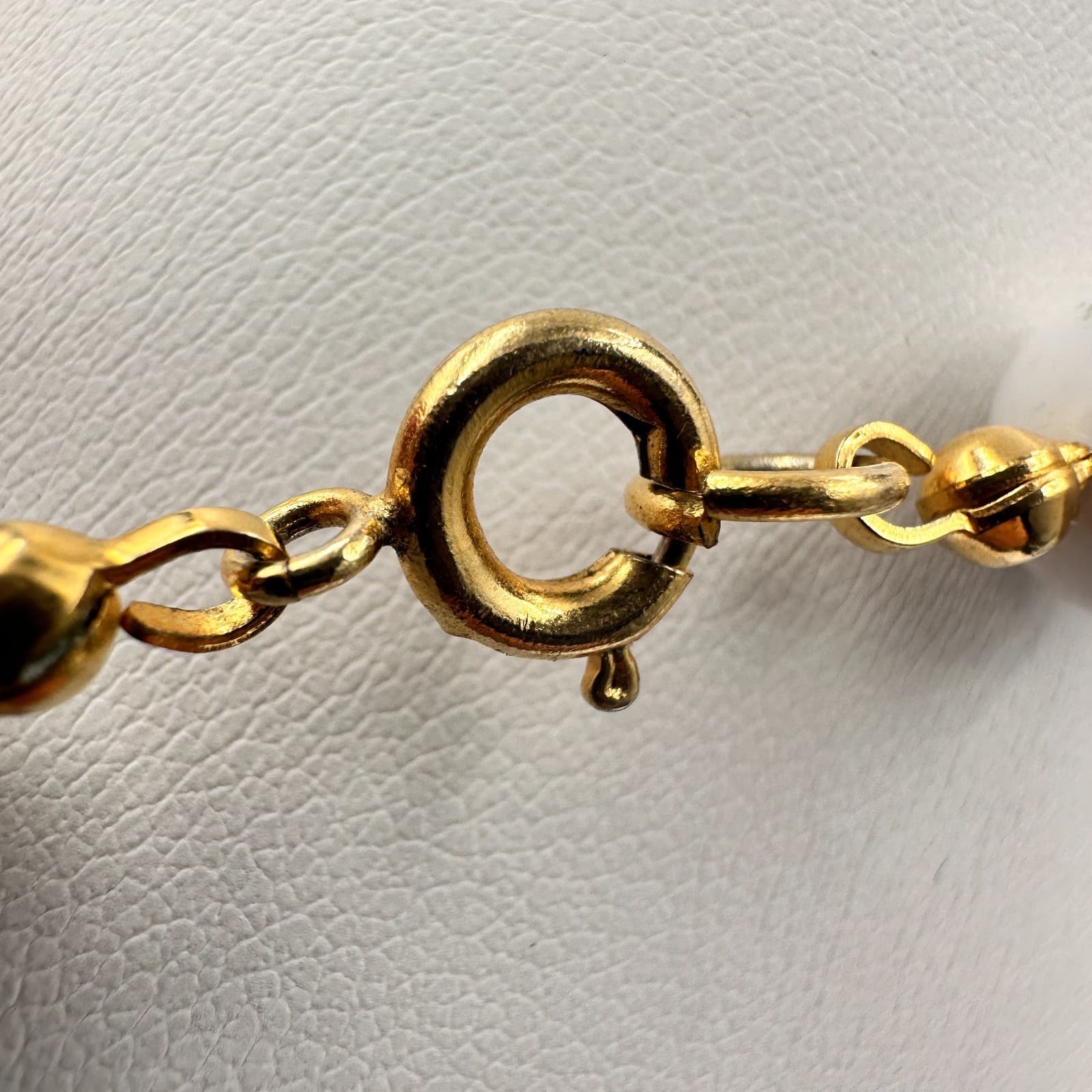 Vintage 80s White Beaded Necklace Red & Gold Tone Cube Fashion Women's Jewelry - Thumbnail 13