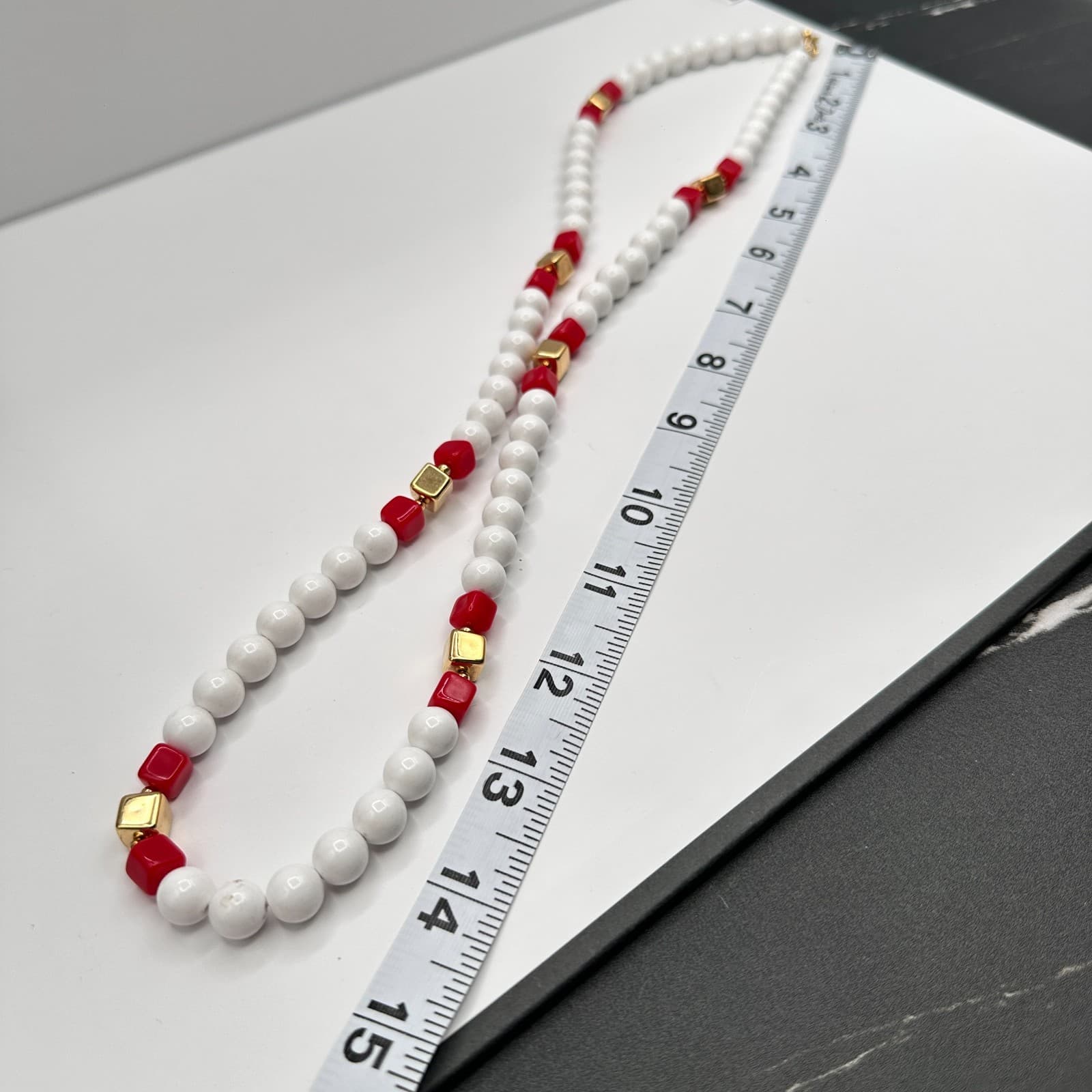 Vintage 80s White Beaded Necklace Red & Gold Tone Cube Fashion Women's Jewelry - Thumbnail 14