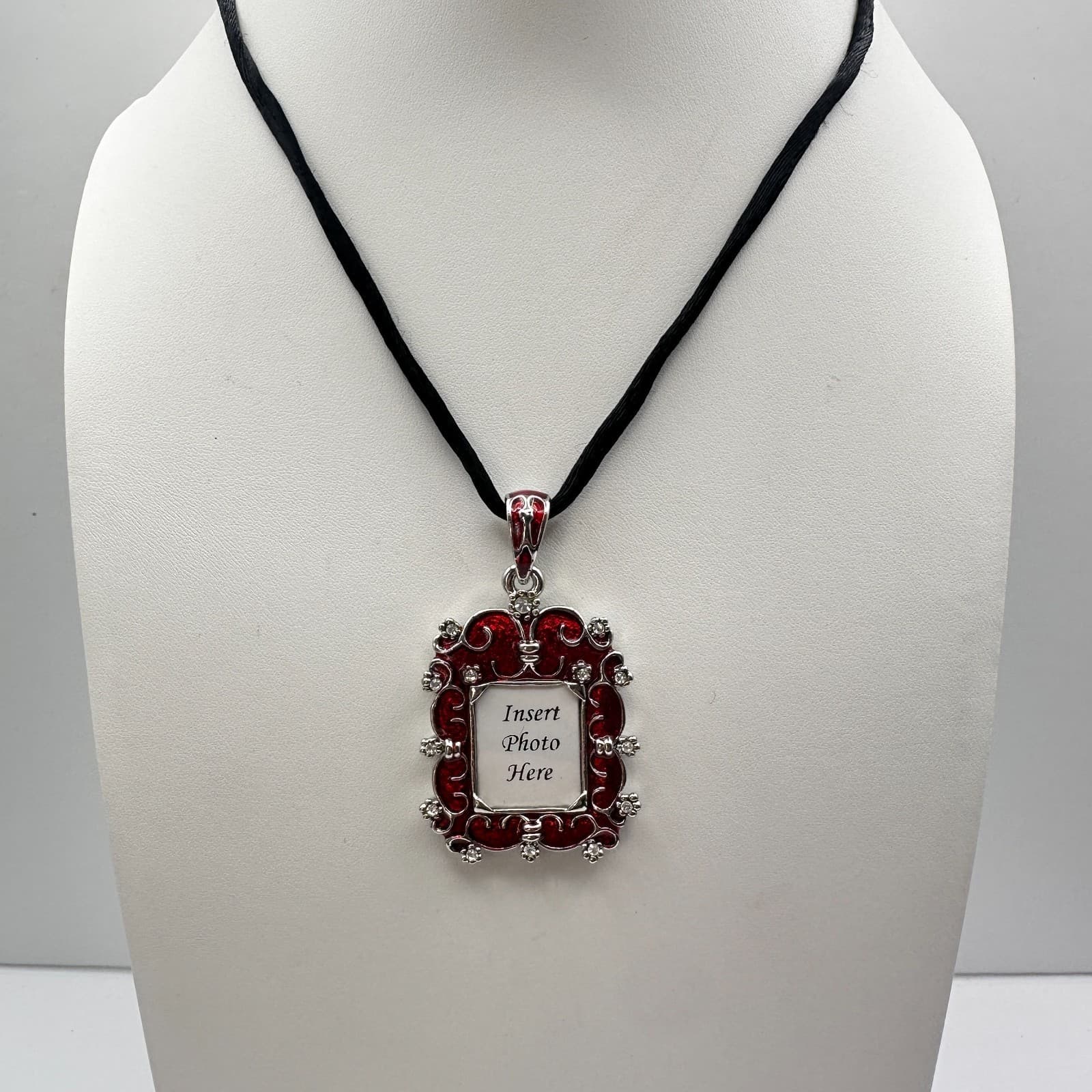 Vintage 90s Y2K Cookie Lee Red Enamel Picture Frame Locket Silver Tone Necklace - Thumbnail 2