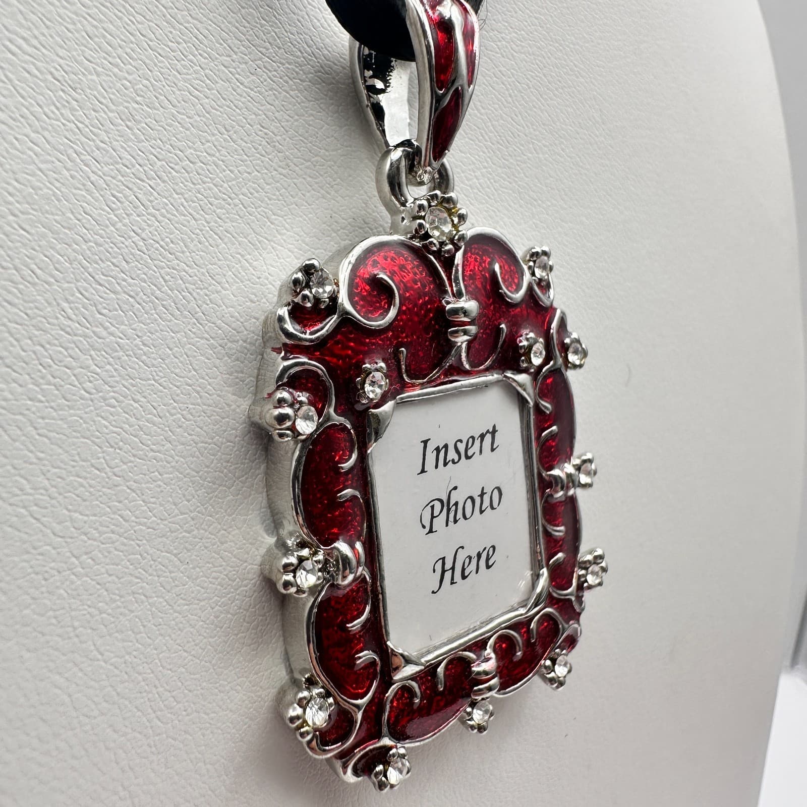Vintage 90s Y2K Cookie Lee Red Enamel Picture Frame Locket Silver Tone Necklace - Thumbnail 7