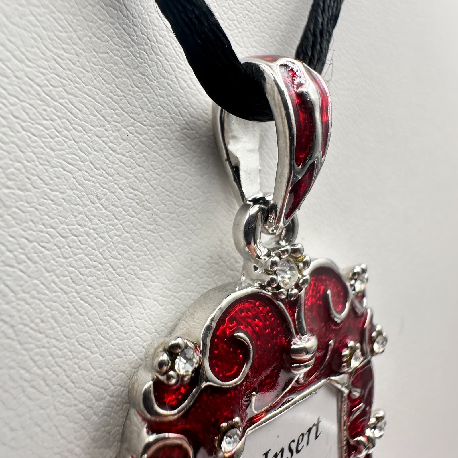 Vintage 90s Y2K Cookie Lee Red Enamel Picture Frame Locket Silver Tone Necklace - Thumbnail 6