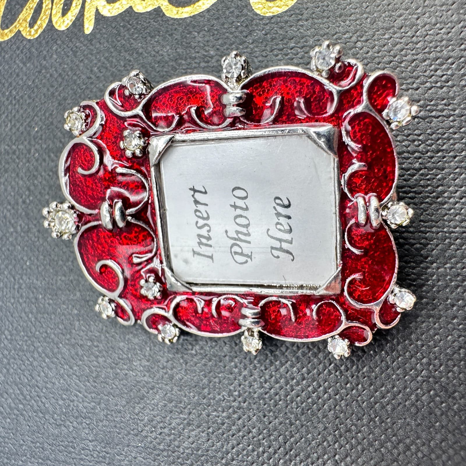 Vintage 90s Y2K Cookie Lee Red Enamel Picture Frame Silver Tone Brooch Pin - Thumbnail 2