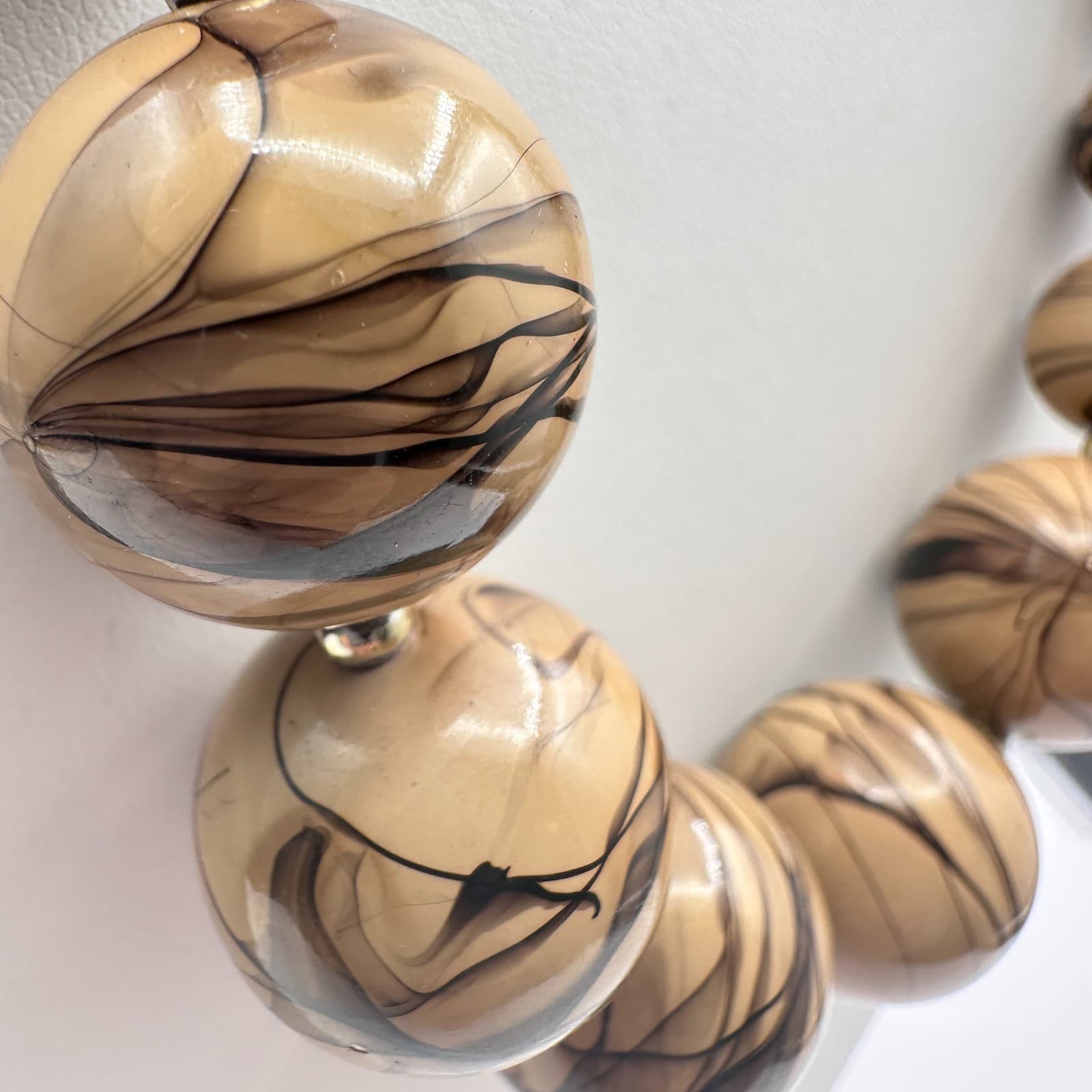 Vintage 80s Marbled Effect Beaded Statement Necklace Gold Tone Spacer Jewelry - Thumbnail 7