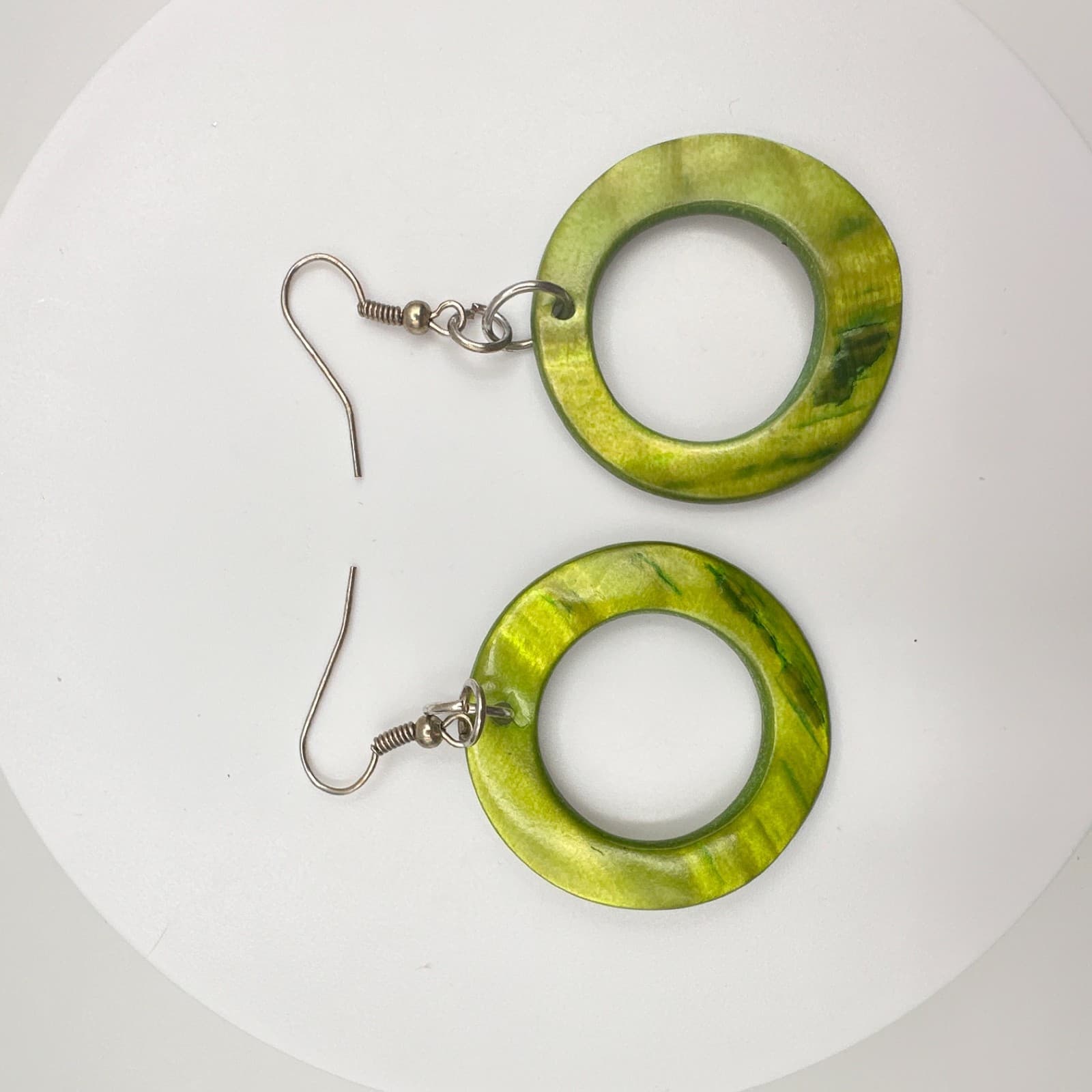 Vintage 90s Lime Green Resin Hoop Drop Earrings Boho Retro Minimalist Jewelry - Thumbnail 7