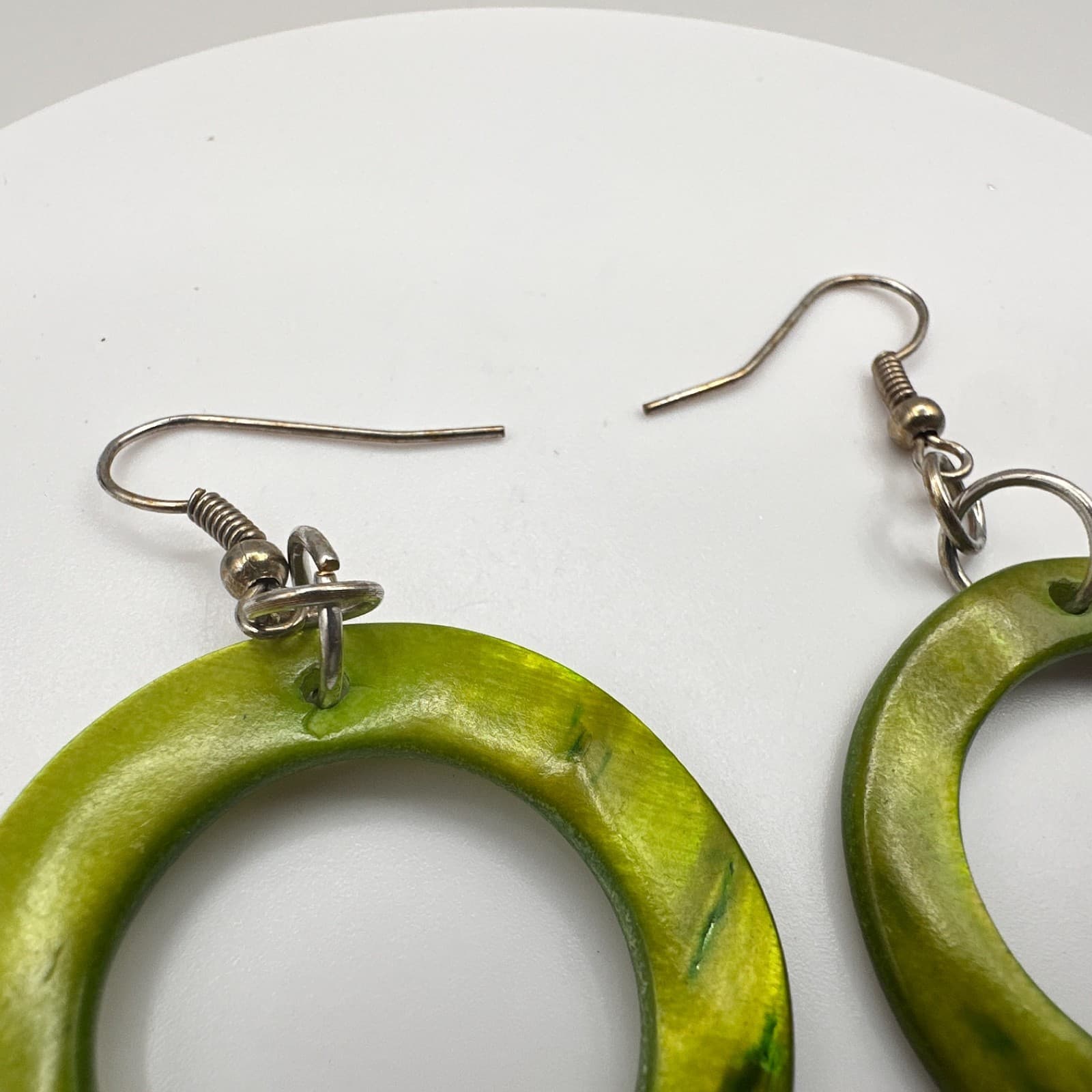 Vintage 90s Lime Green Resin Hoop Drop Earrings Boho Retro Minimalist Jewelry - Thumbnail 11