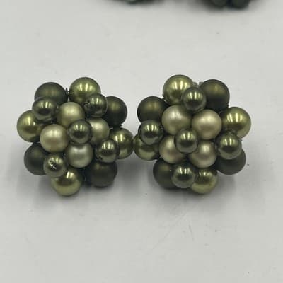 Vintage Clip On Earring Lot Green Faux Pearl Glass Cluster Mid Century Japan 2pc - Thumbnail 3