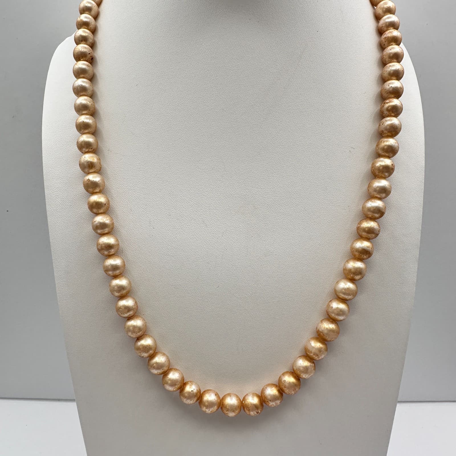 Vintage 80s Champagne Faux Pearl Strand Necklace Gold Tone Classic Fashion - Image 1