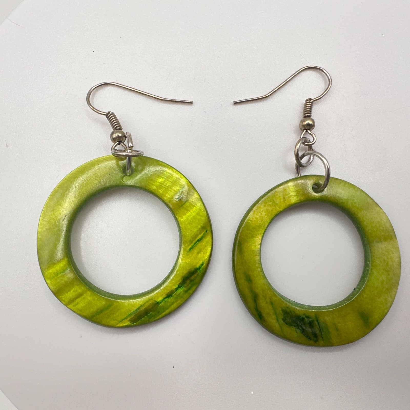 Vintage 90s Lime Green Resin Hoop Drop Earrings Boho Retro Minimalist Jewelry - Thumbnail 10