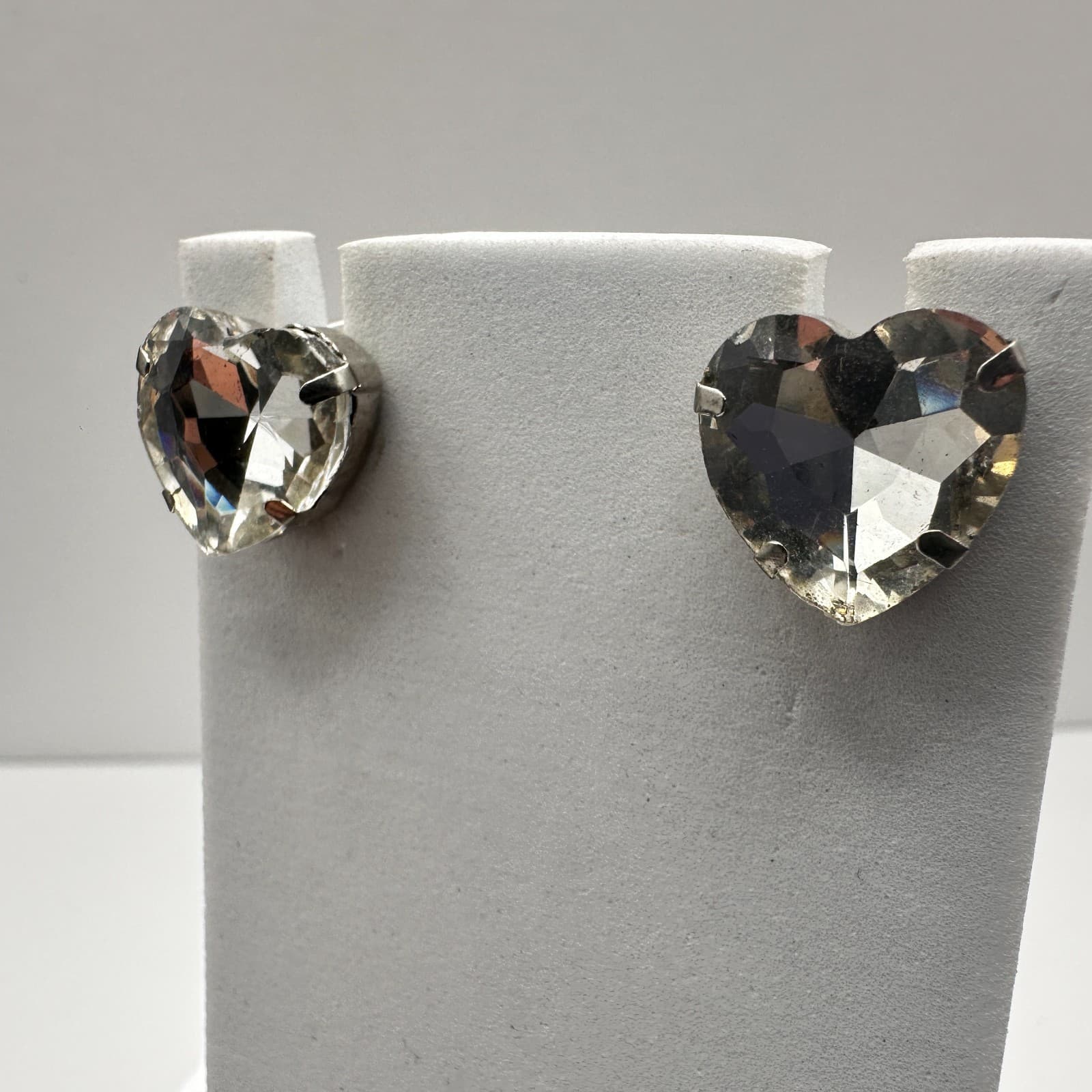 Vintage 90s Silver Tone Large Clear Heart Glass Stud Earrings Retro Jewelry - Thumbnail 4