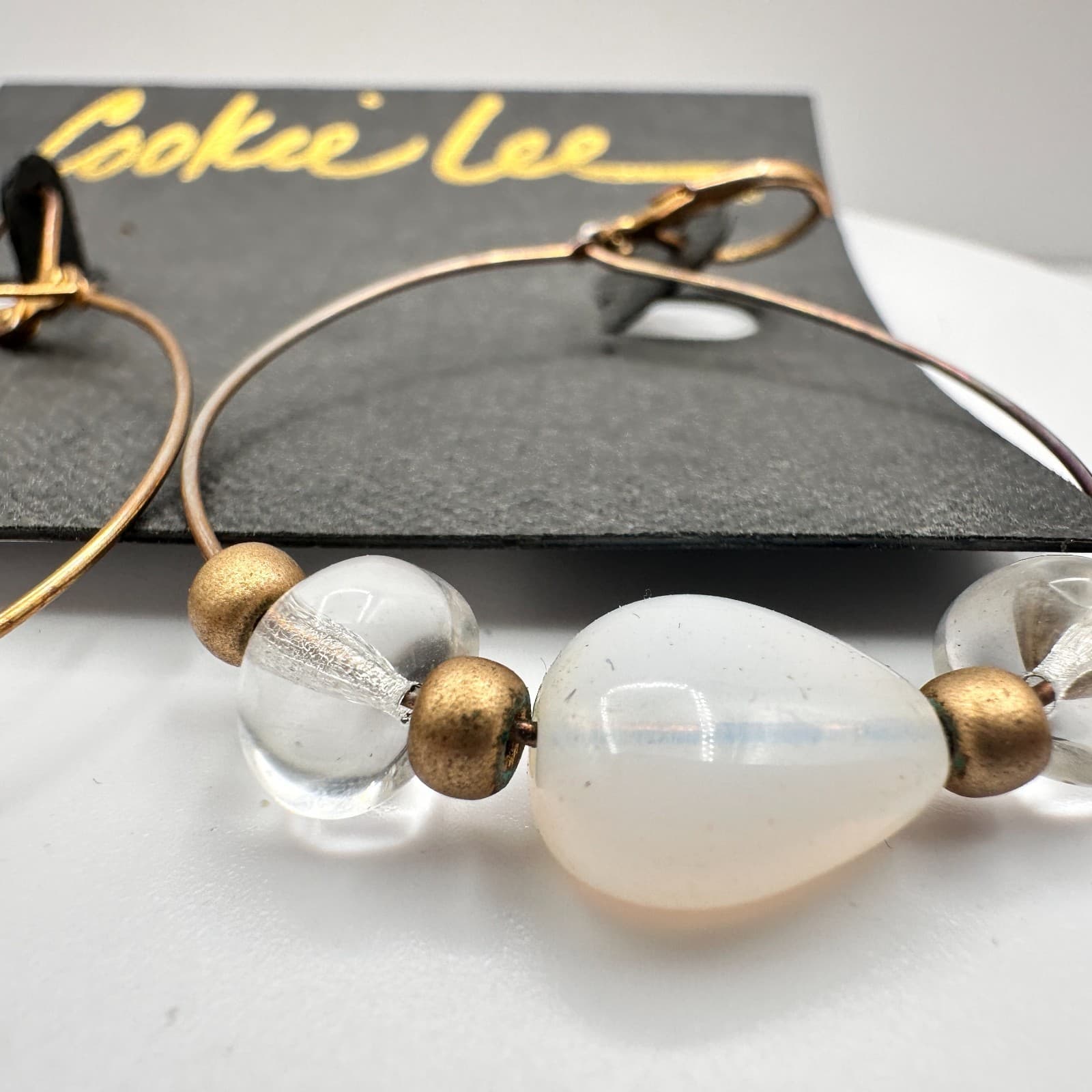 Vintage 90s Cookie Lee Gold Tone Cream Clear Bead Hoop Dangle Earrings Jewelry - Thumbnail 6