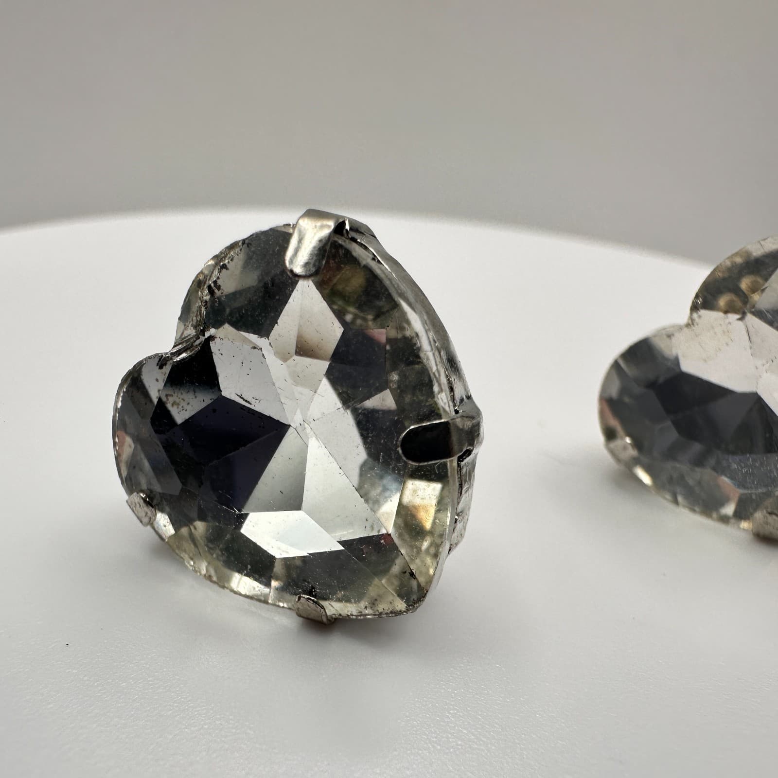 Vintage 90s Silver Tone Large Clear Heart Glass Stud Earrings Retro Jewelry - Thumbnail 11