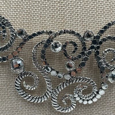 Vintage Lia Sophia Silver Tone Scroll Bib Necklace Crystal Rhinestone Statement - Thumbnail 3