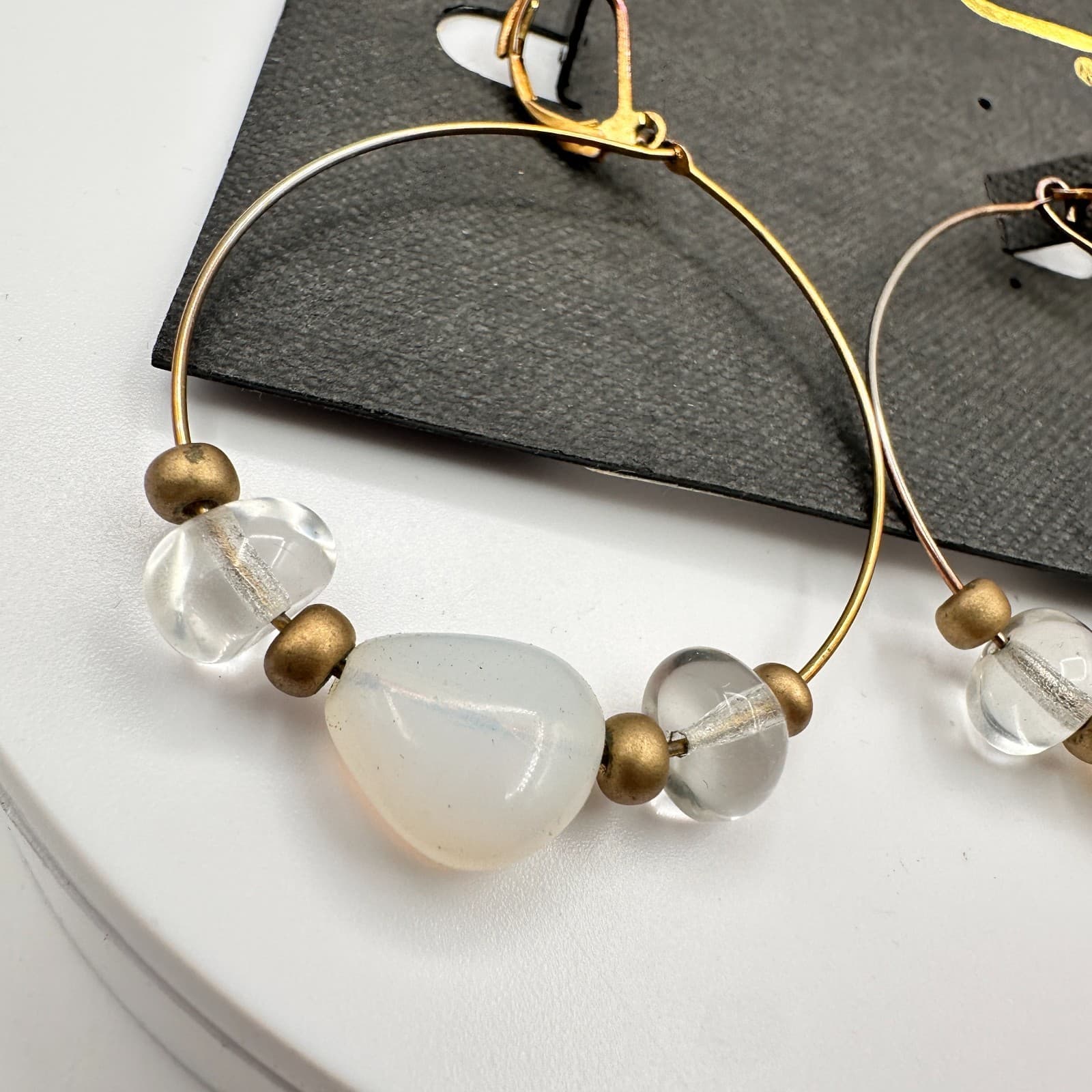 Vintage 90s Cookie Lee Gold Tone Cream Clear Bead Hoop Dangle Earrings Jewelry - Thumbnail 3