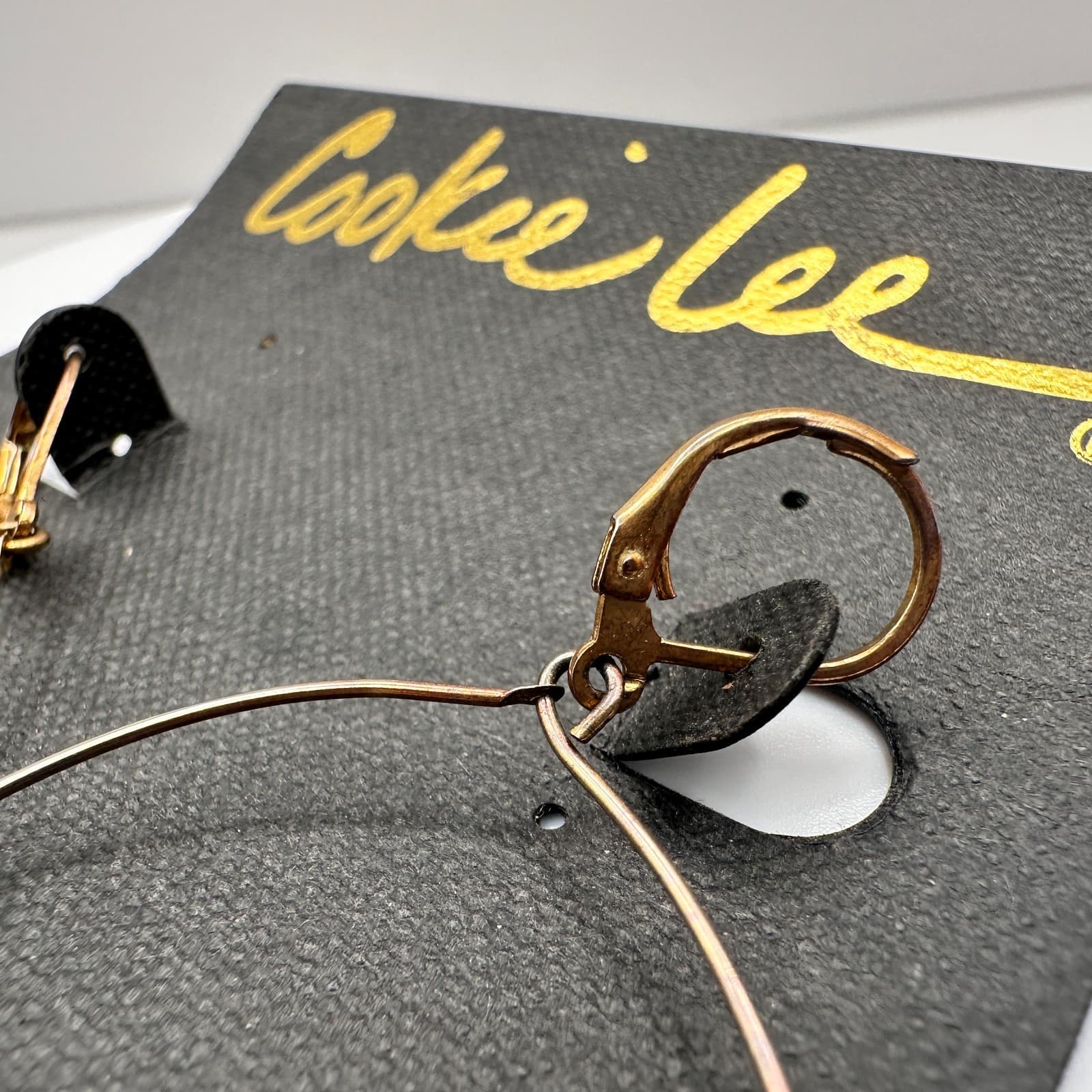 Vintage 90s Cookie Lee Gold Tone Cream Clear Bead Hoop Dangle Earrings Jewelry - Thumbnail 7