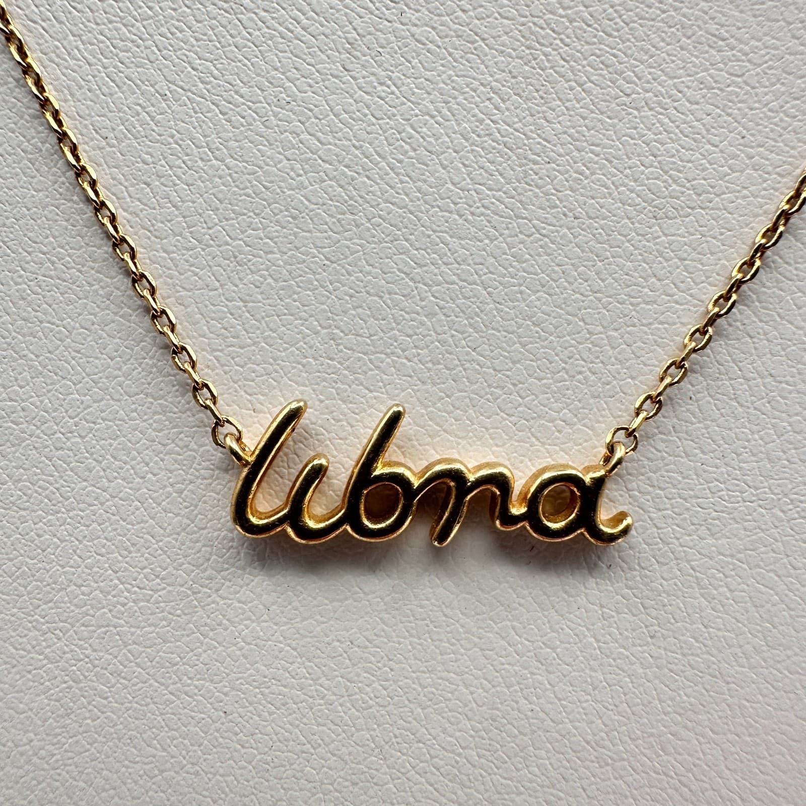 Vintage Y2K Gold Tone Libra Script Nameplate Necklace Astrology Zodiac Pendant - Thumbnail 3