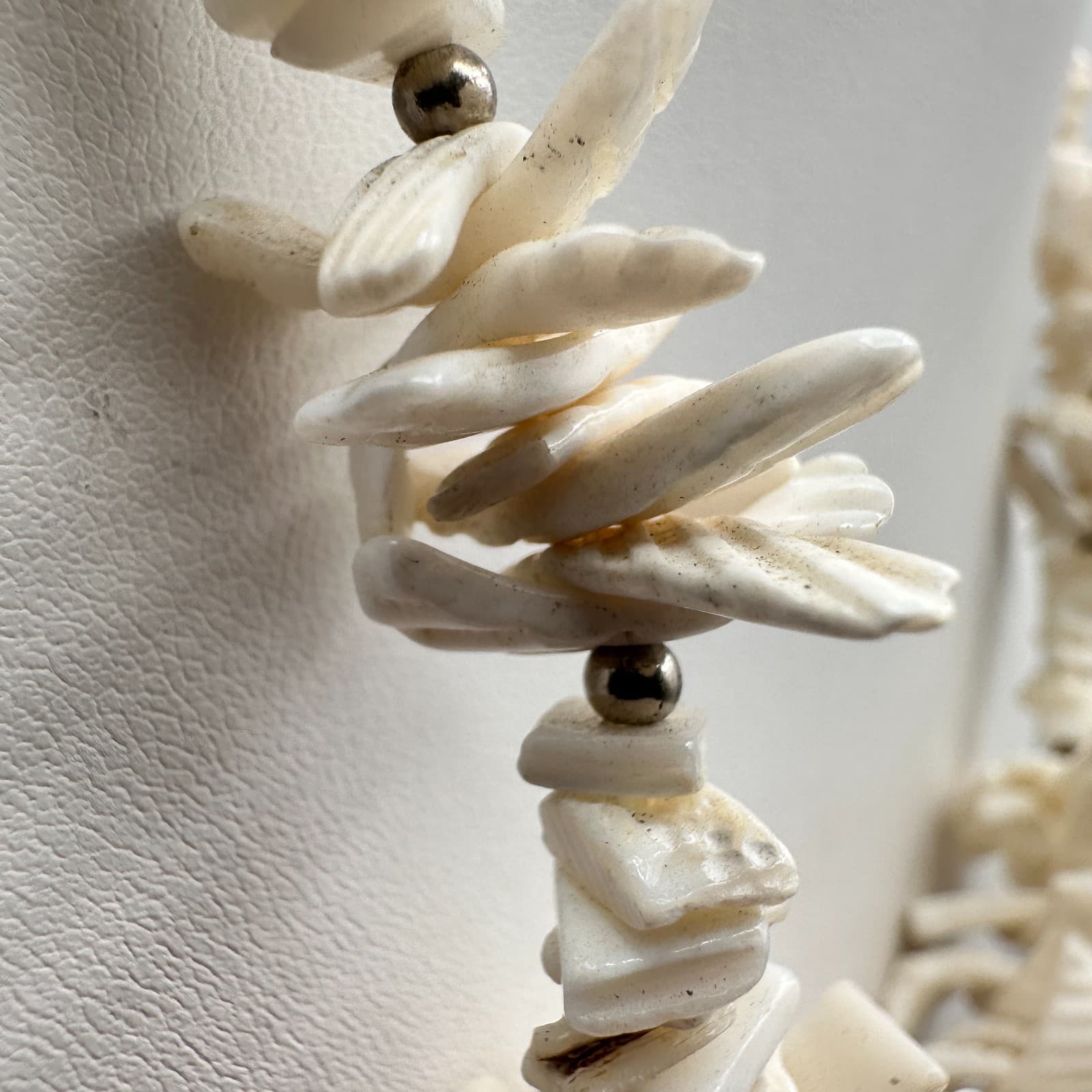 Vintage 90s Carved White Shell Statement Necklace with Gold-Tone Accents Jewelry - Thumbnail 5