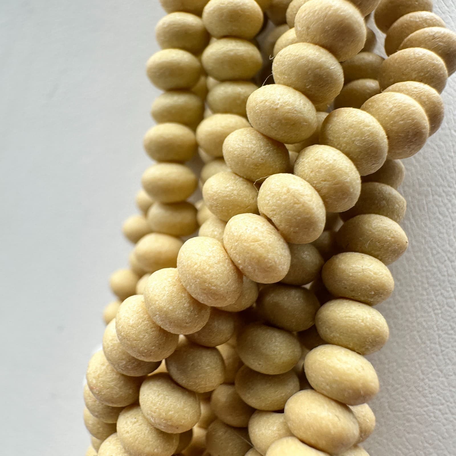 Vintage 90s Multi-Strand Wood Bead Shell Necklace Boho Classic Women's Jewelry - Thumbnail 7