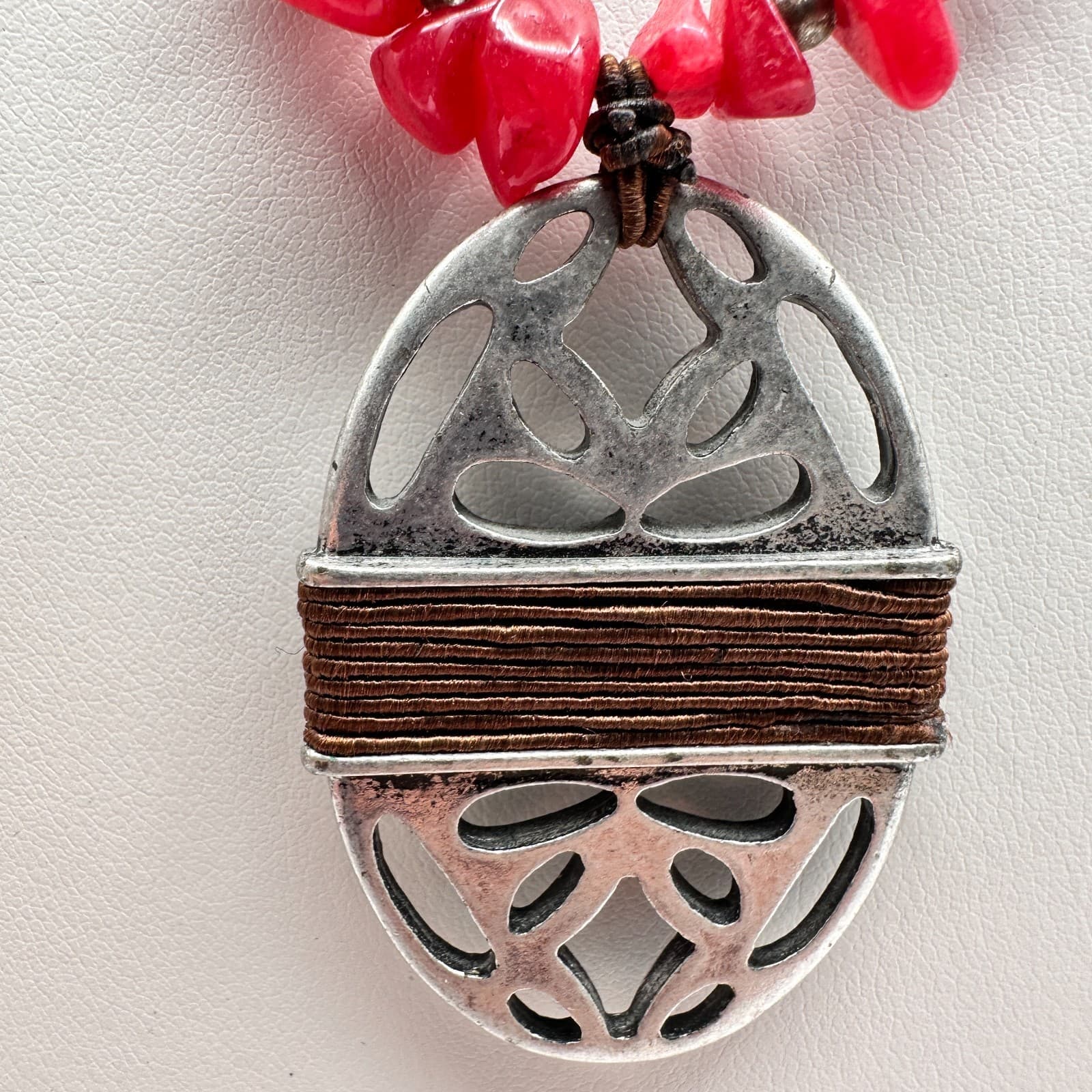 Vintage 90s Boho Creek Necklace Red Stone Chips Beads Silver Tone Pendant - Thumbnail 6