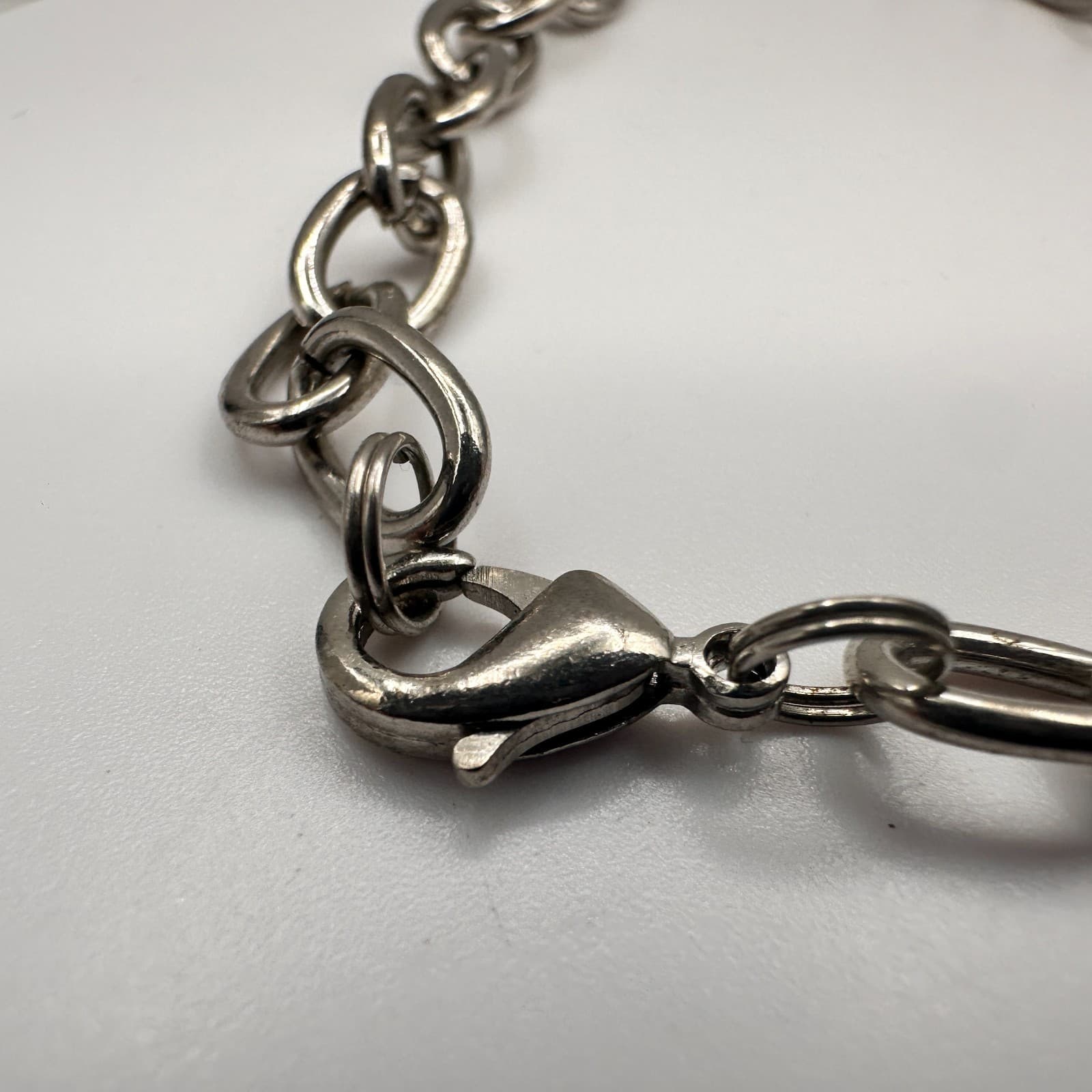 Vintage Y2K Silver Tone Bracelet Breast Cancer Awareness Pink Ribbon Heart Charm - Thumbnail 4