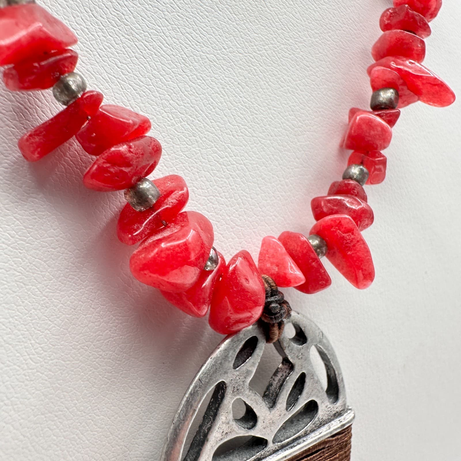 Vintage 90s Boho Creek Necklace Red Stone Chips Beads Silver Tone Pendant - Thumbnail 5