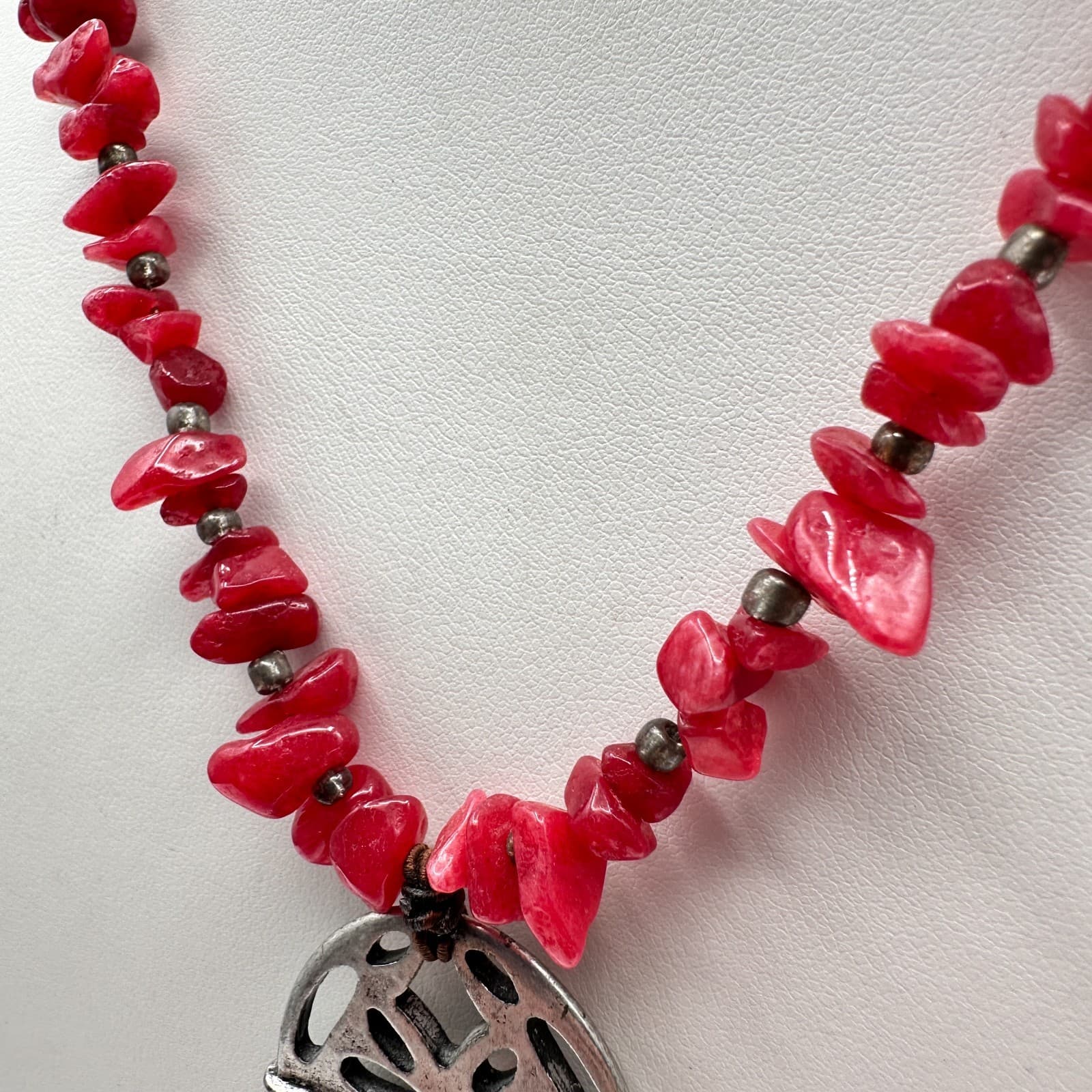 Vintage 90s Boho Creek Necklace Red Stone Chips Beads Silver Tone Pendant - Thumbnail 8