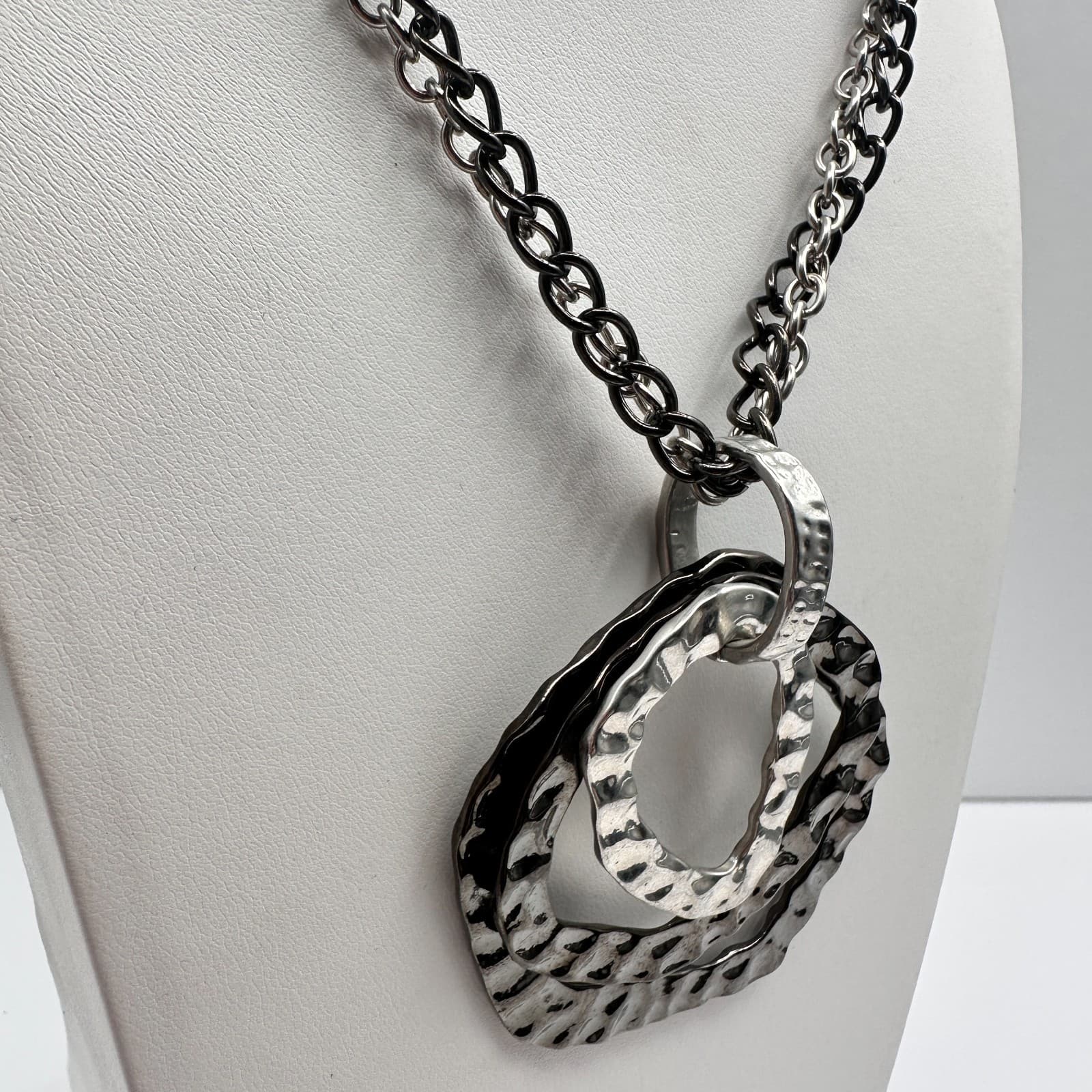 Vintage 90s Silver Tone Hammered Multi Ring Pendant Necklace Double Link Chain - Thumbnail 7
